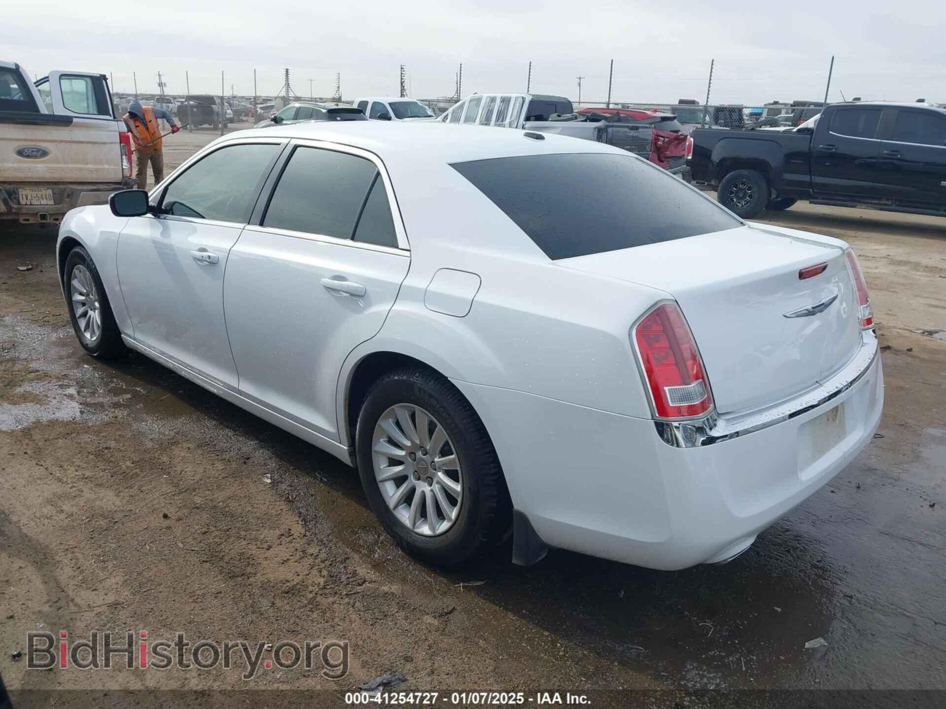 2014 CHRYSLER 300 - VIN: 2C3CCAAG0EH321081 - Фото 3