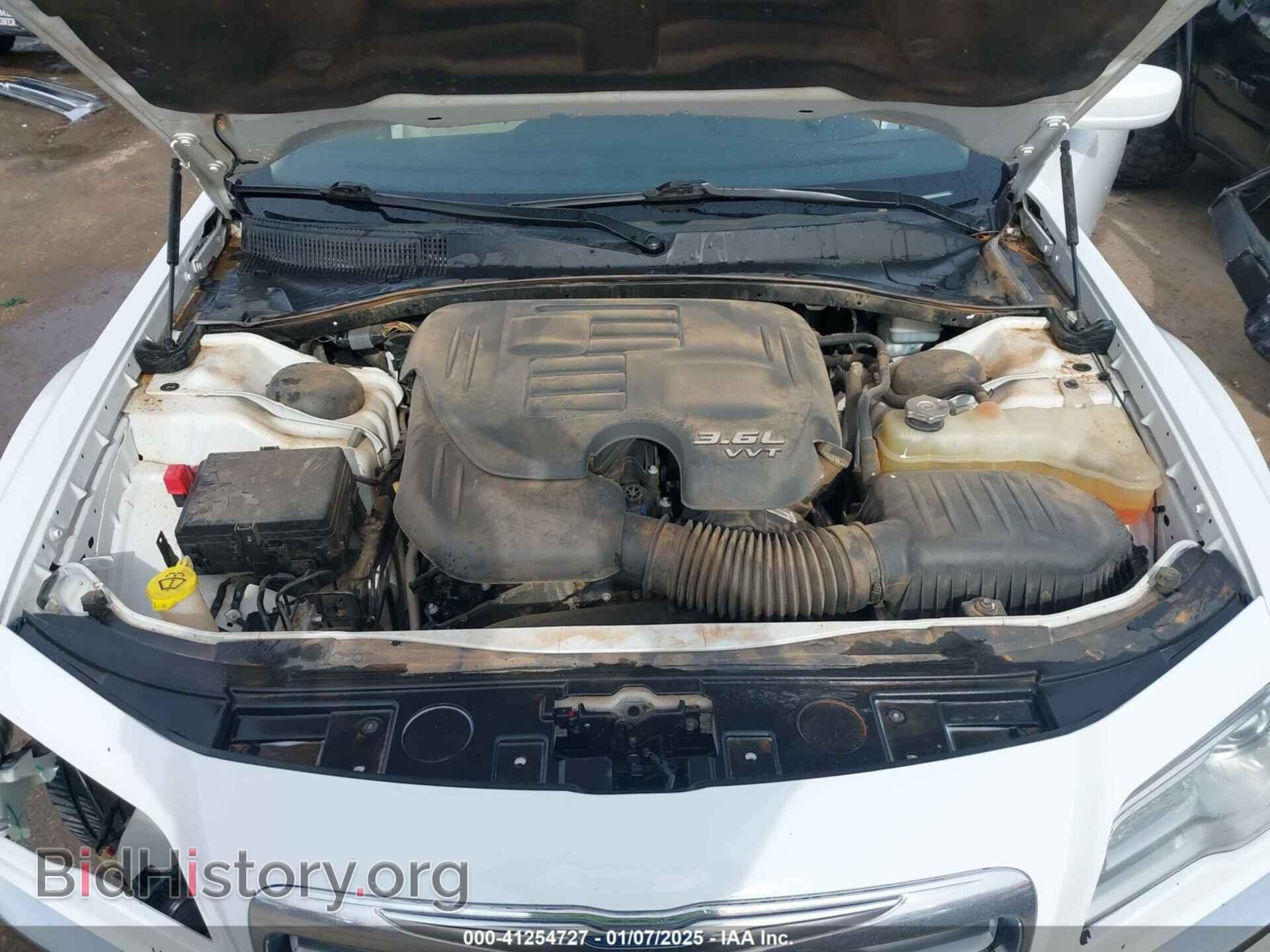 2014 CHRYSLER 300 - VIN: 2C3CCAAG0EH321081 - Фото 10