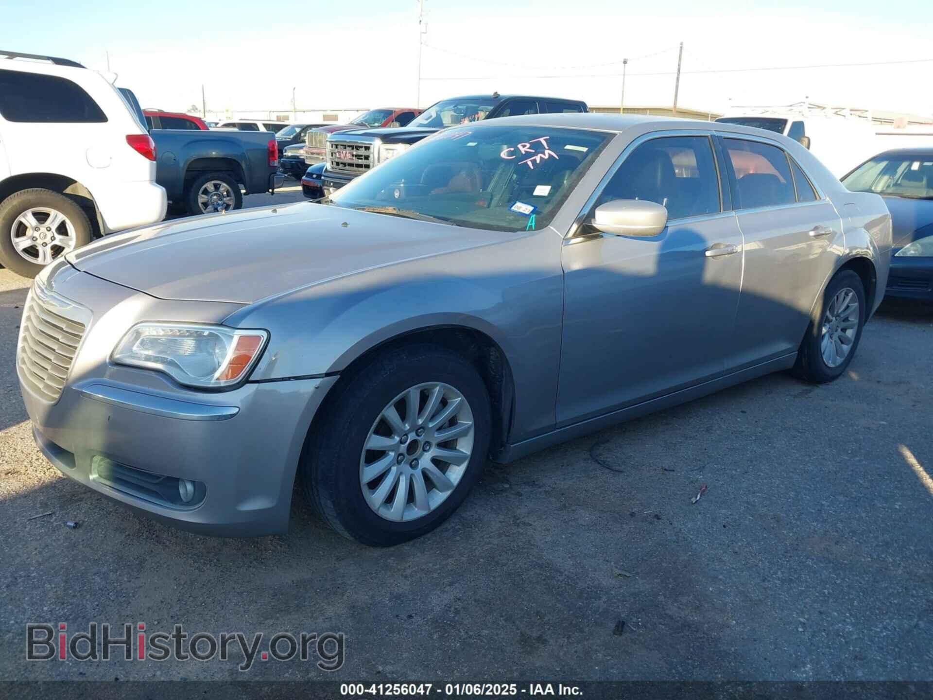 2013 CHRYSLER 300 - VIN: 2C3CCAAG2DH703336 - Фото 2