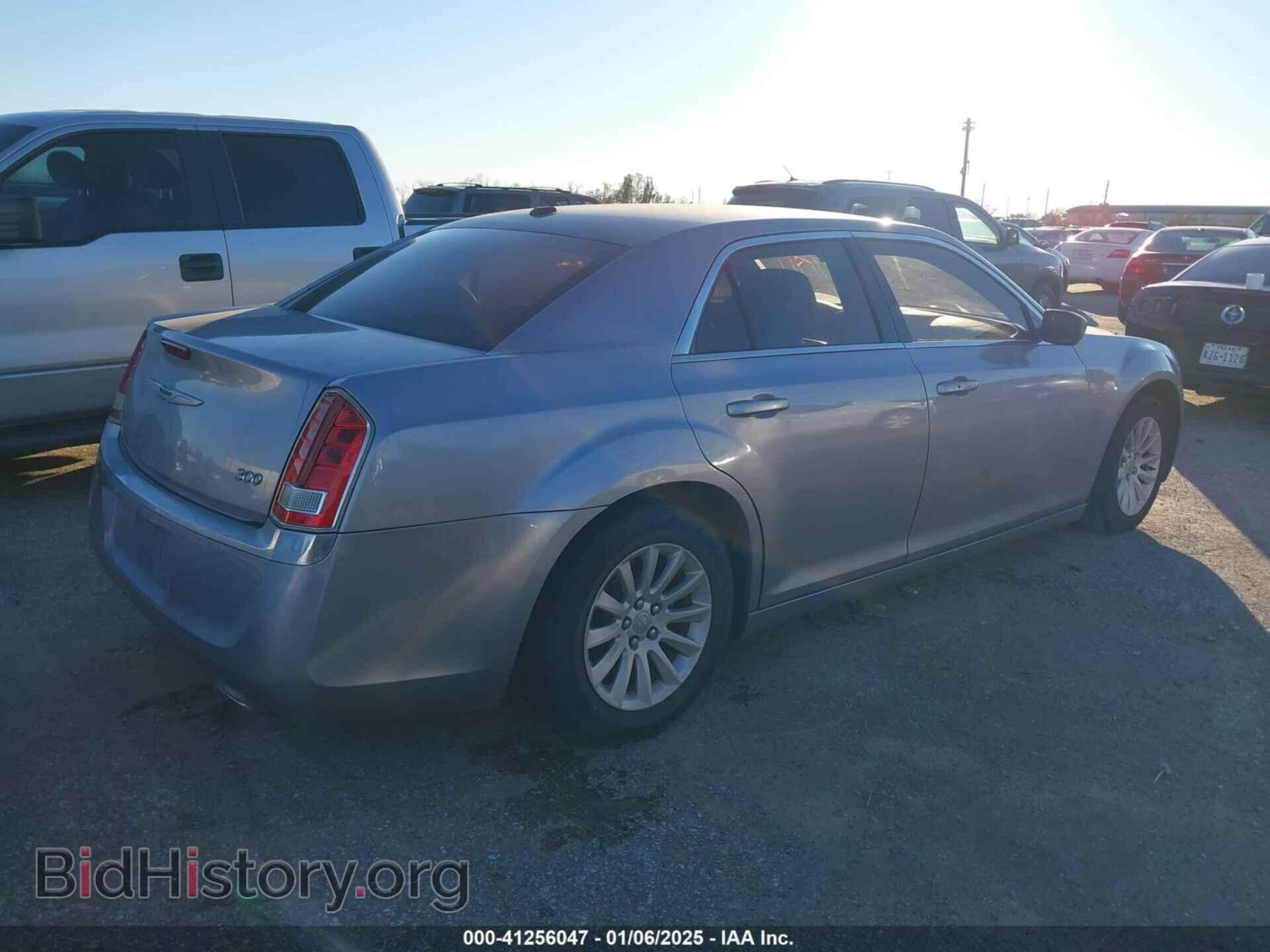 2013 CHRYSLER 300 - VIN: 2C3CCAAG2DH703336 - Фото 4