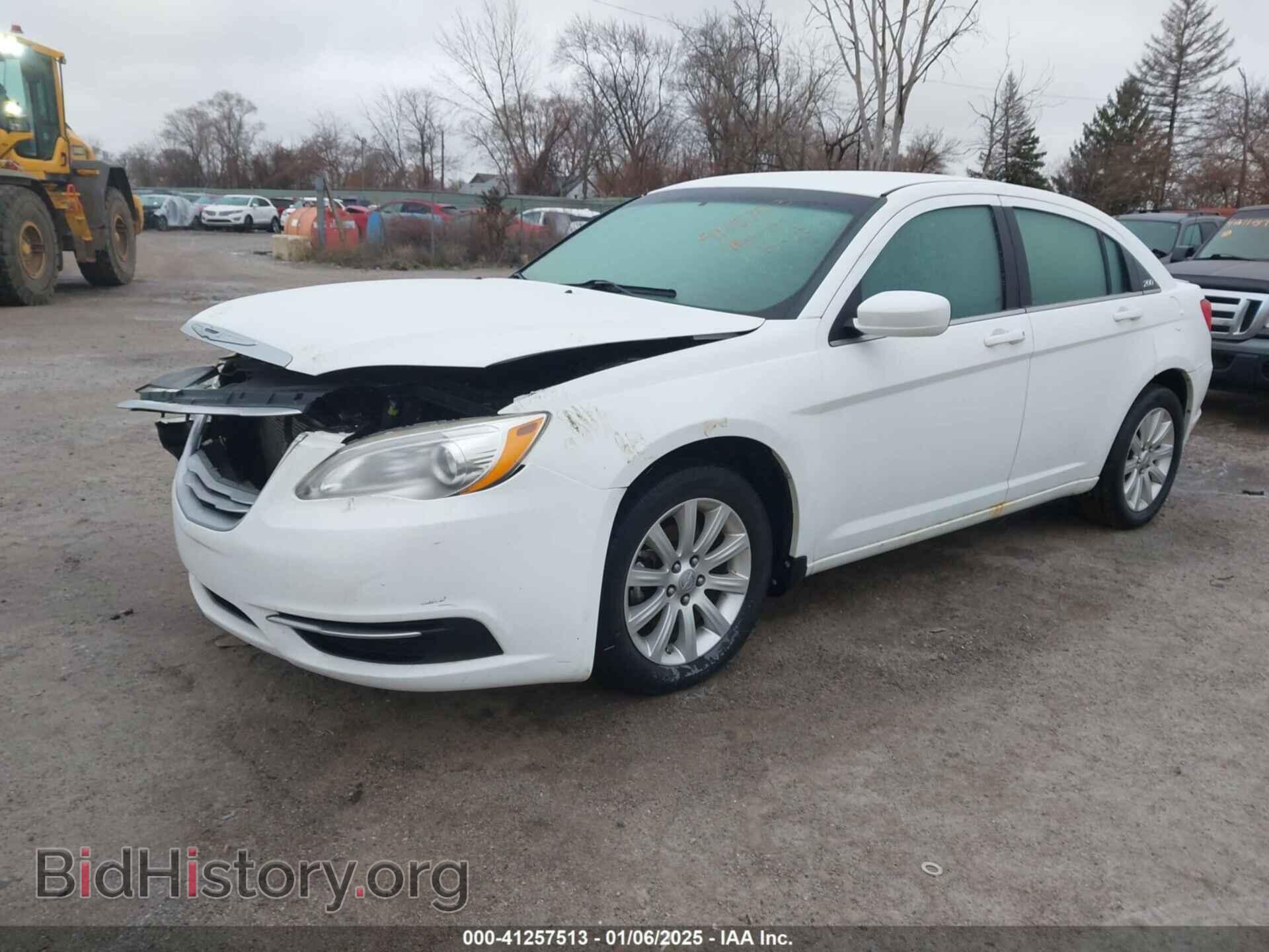 2013 CHRYSLER 200 - VIN: 1C3CCBBB4DN654589 - Фото 2