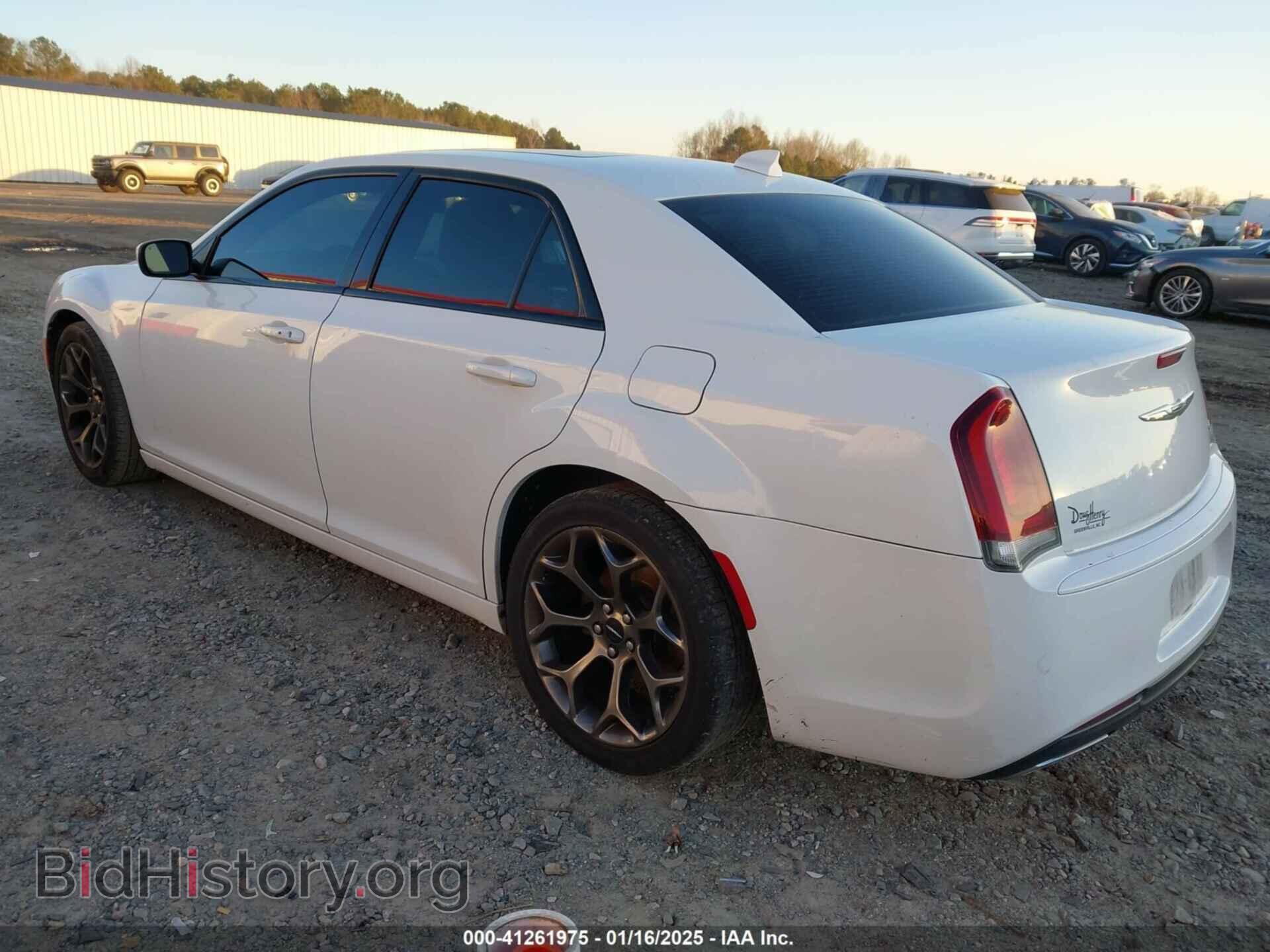 2015 CHRYSLER 300 - VIN: 2C3CCABG4FH921599 - Фото 3