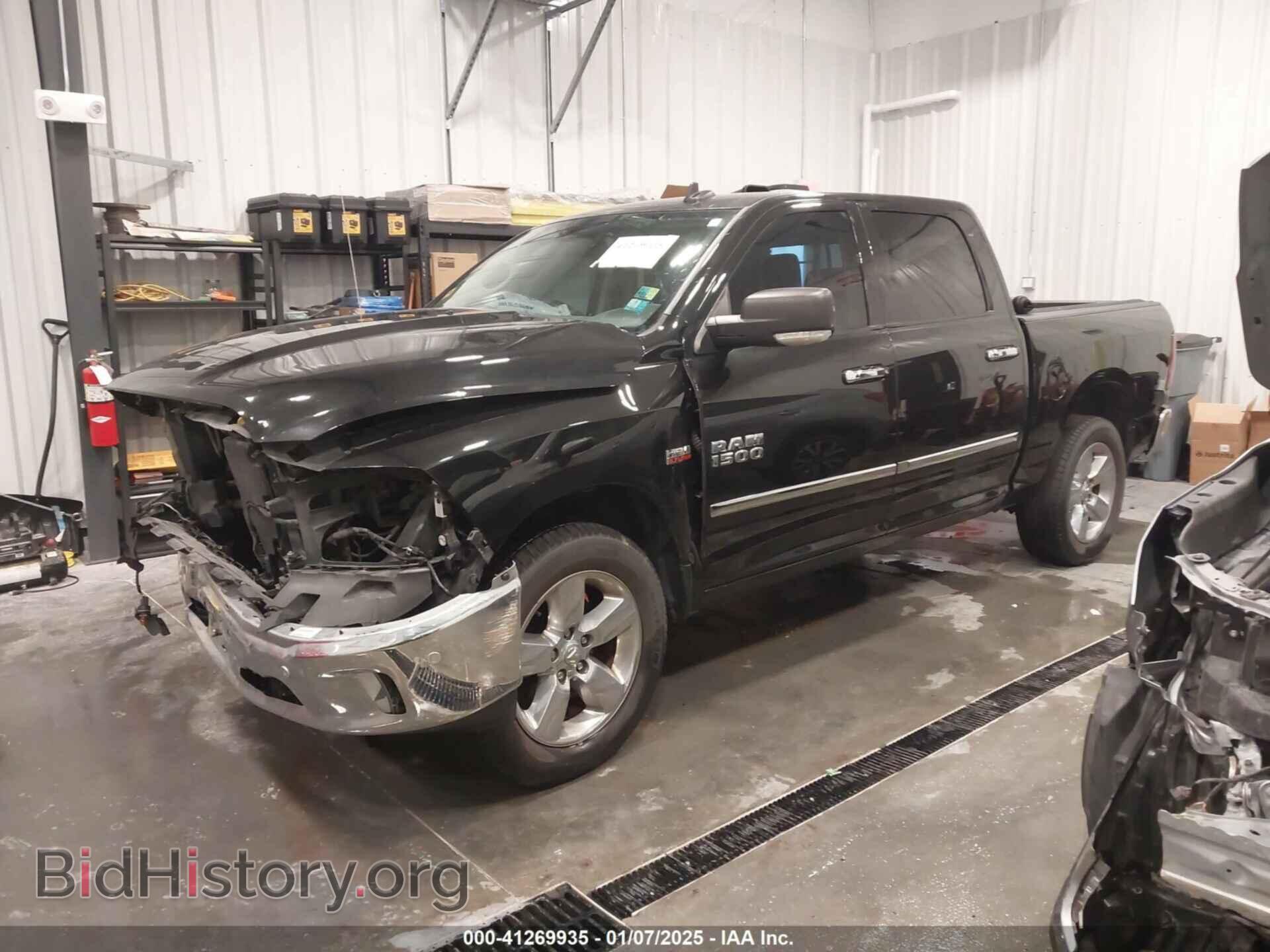 2017 RAM 1500 - VIN: 3C6RR7LT7HG511795 - Фото 2