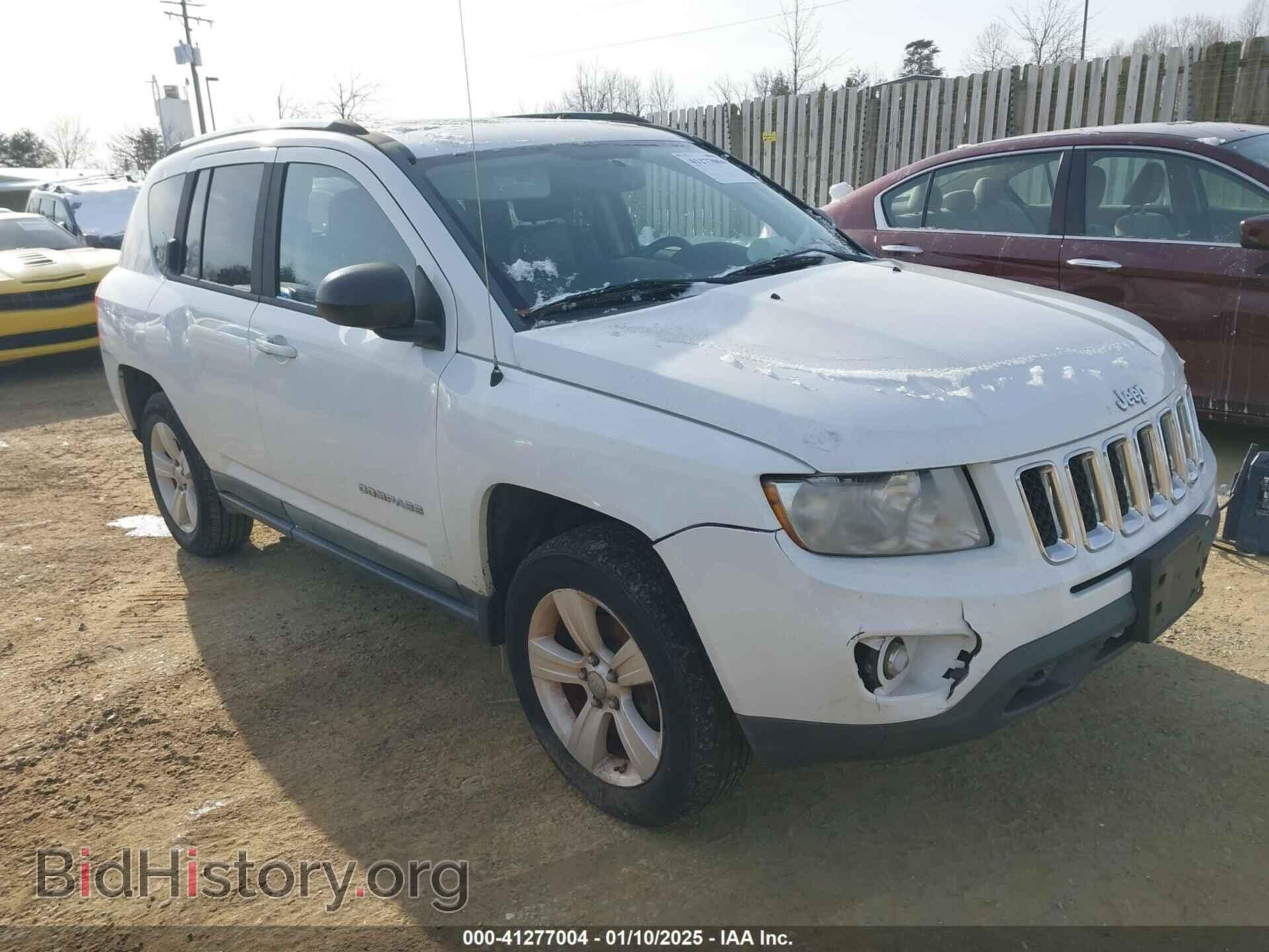 Photo 1J4NF5FB2BD164723 - JEEP COMPASS 2011