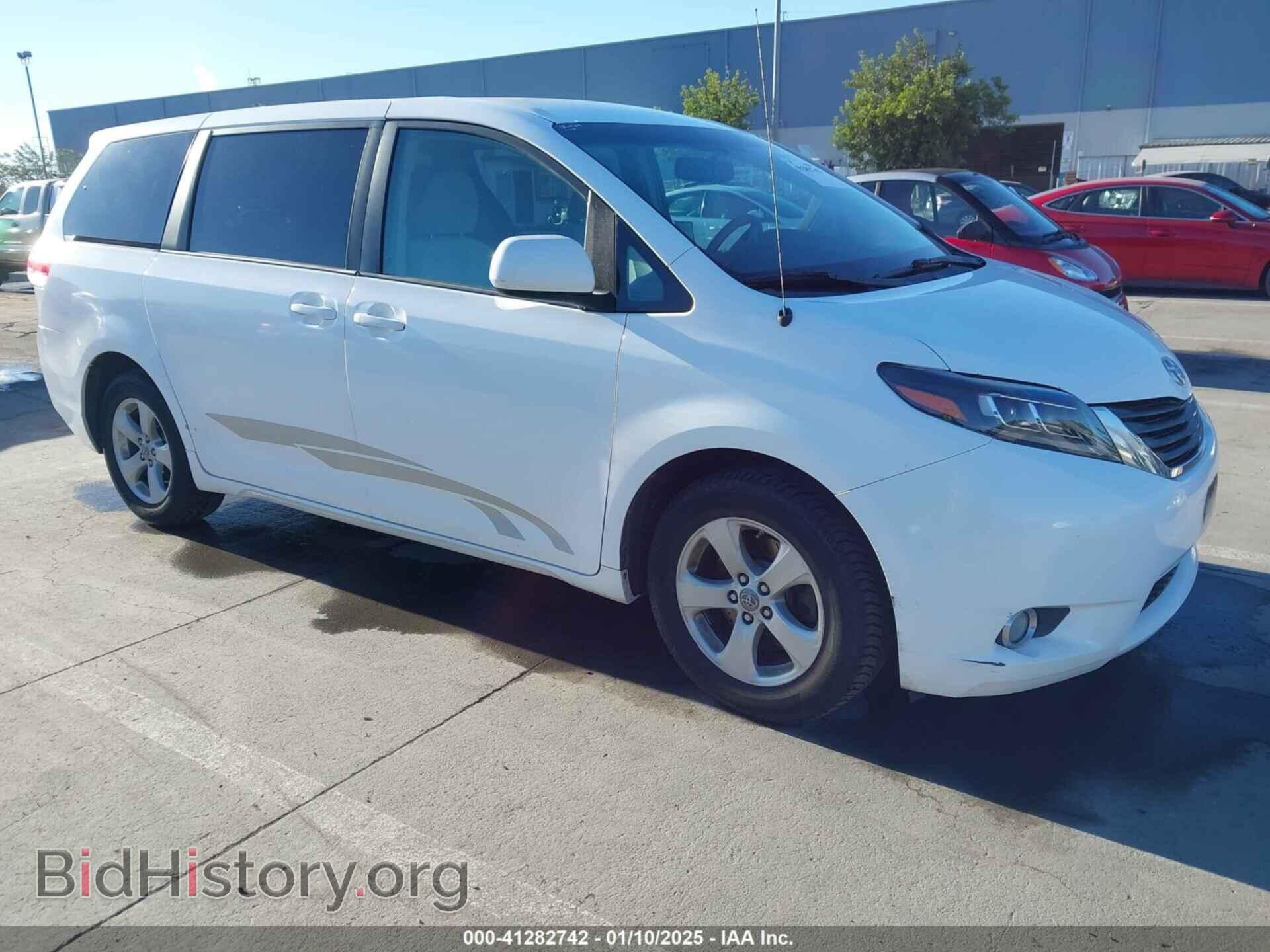 Фотография 5TDKA3DC0BS005341 - TOYOTA SIENNA 2011