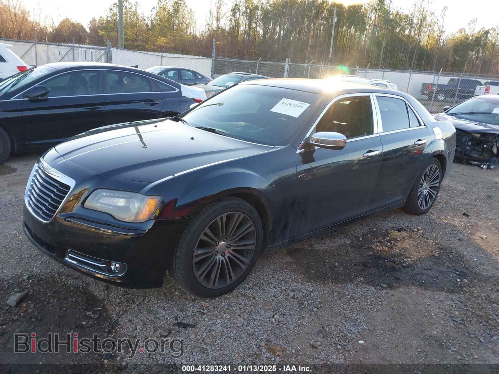 2013 CHRYSLER 300C - VIN: 2C3CCASGXDH556469 - Фото 2