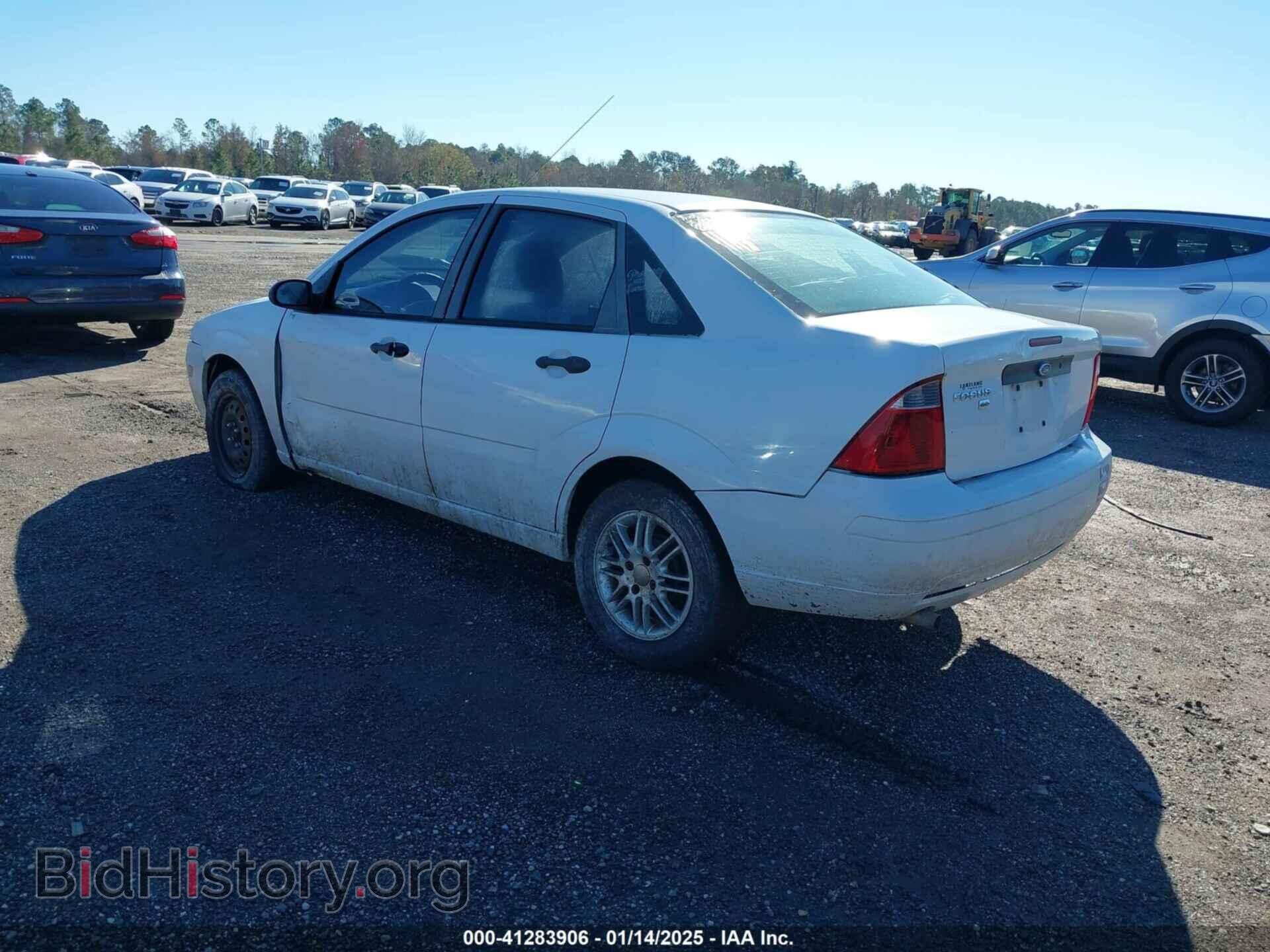 2007 FORD FOCUS - VIN: 1FAHP34N57W332129 - Фото 3