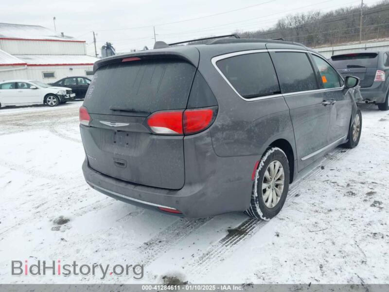2017 Chrysler PACIFICA (VIN 2C4RC1BG8HR516445) — photo 4 of 16