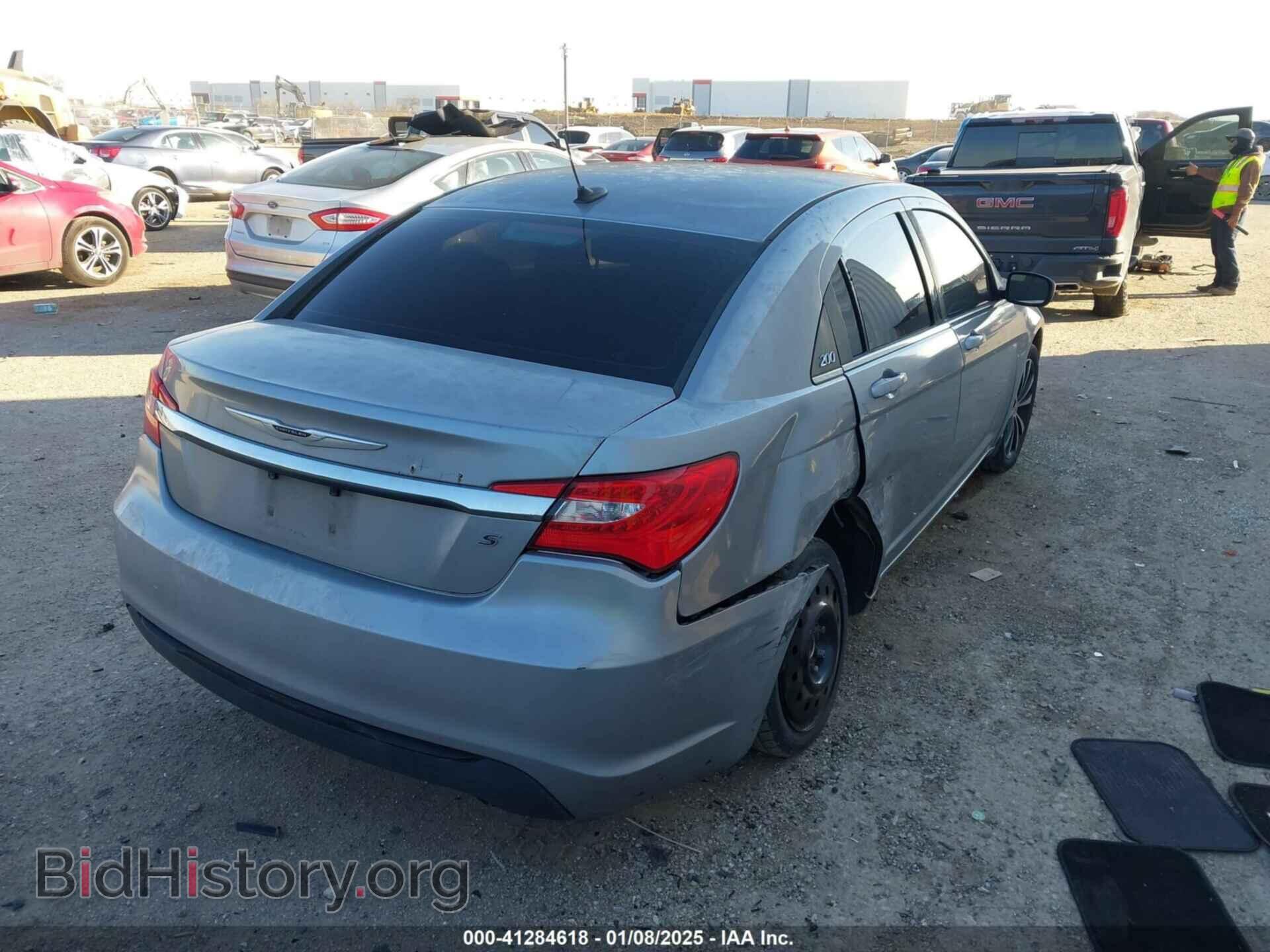 2013 CHRYSLER 200 - VIN: 1C3CCBBB8DN592582 - Фото 4