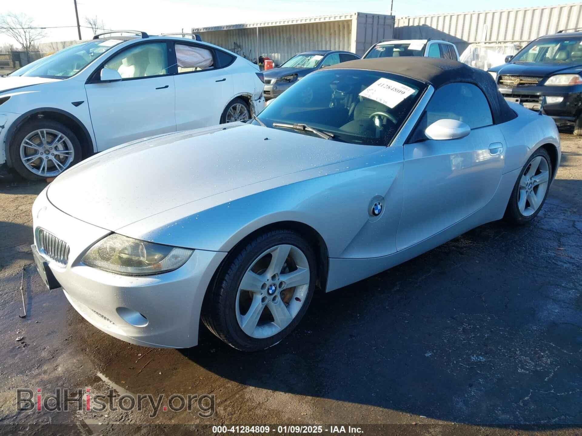 2005 BMW Z4 - VIN: 4USBT33585LS55620 - Фото 2