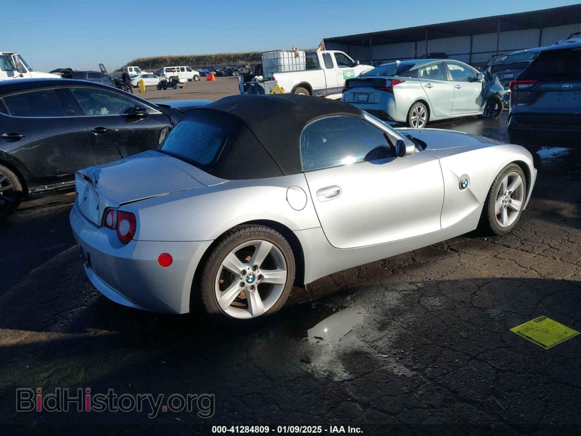 2005 BMW Z4 - VIN: 4USBT33585LS55620 - Фото 4