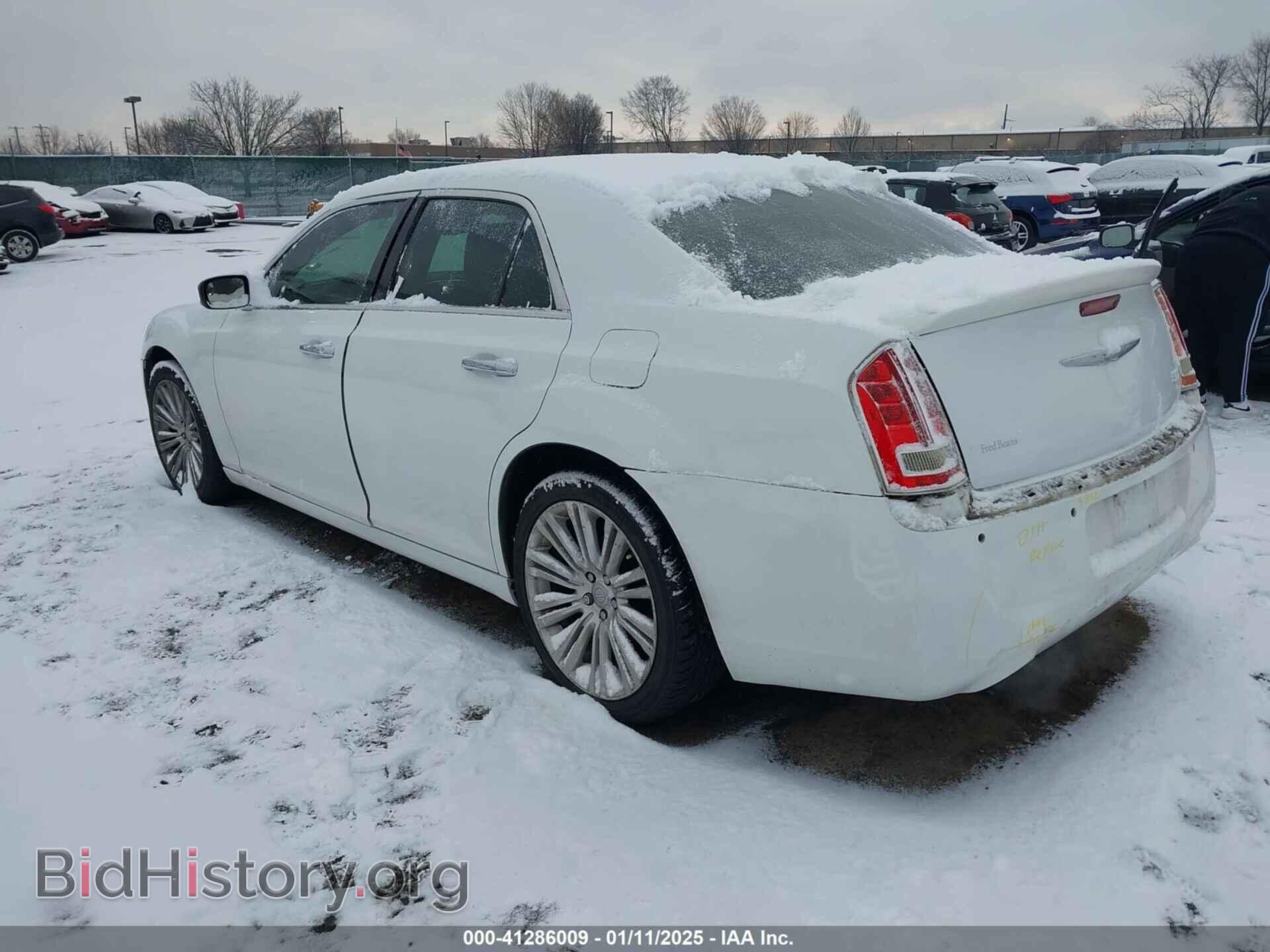 2011 CHRYSLER 300 - VIN: 2C3CA5CG9BH584367 - Фото 3