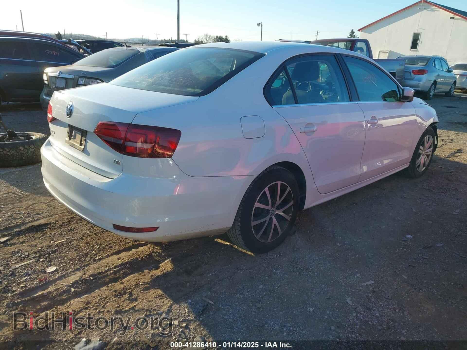 2017 VOLKSWAGEN JETTA - VIN: 3VW2B7AJ1HM347300 - Photo 4