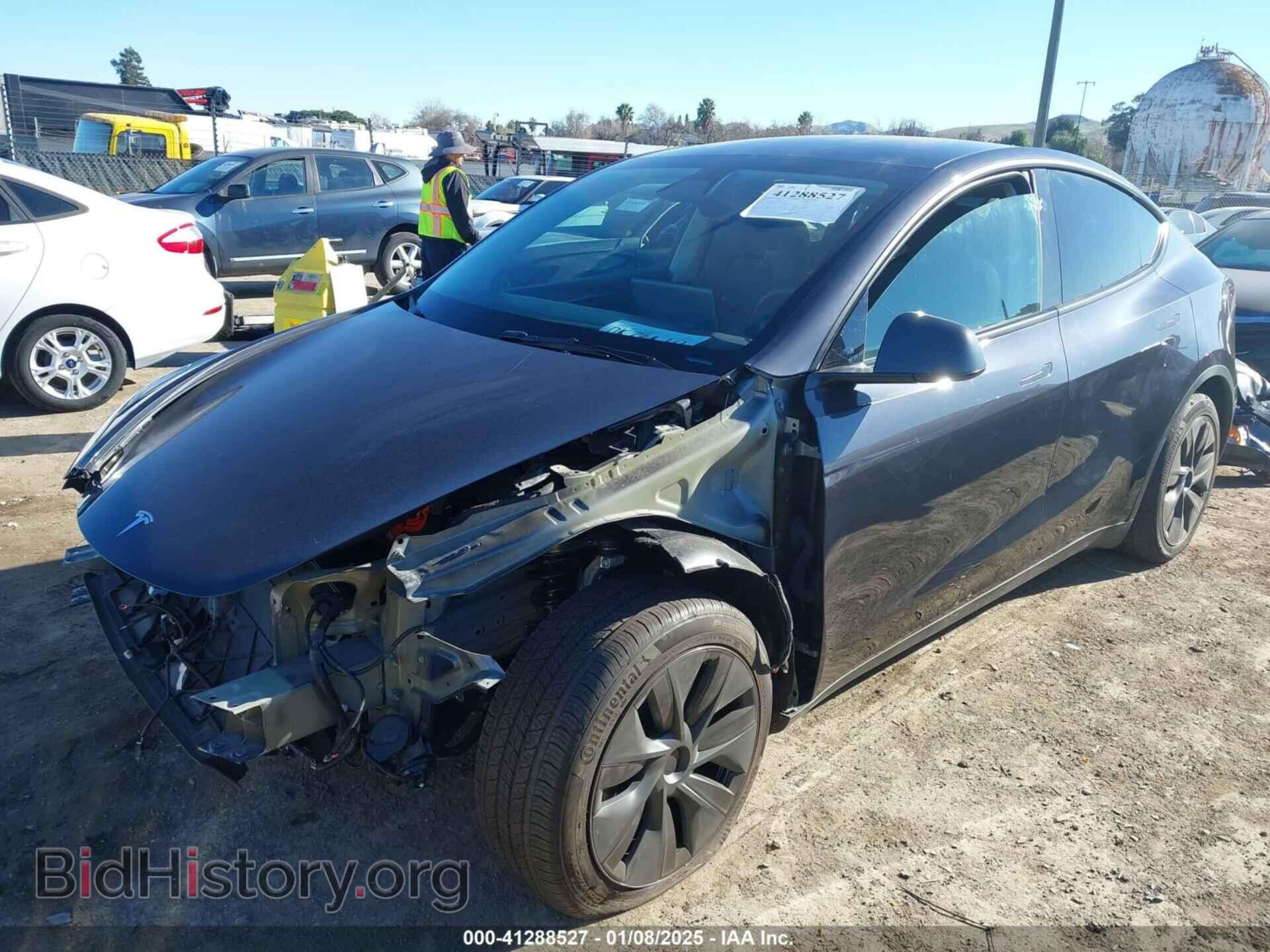 2024 TESLA MODEL Y - VIN: 7SAYGDED3RF095754 - Фото 2