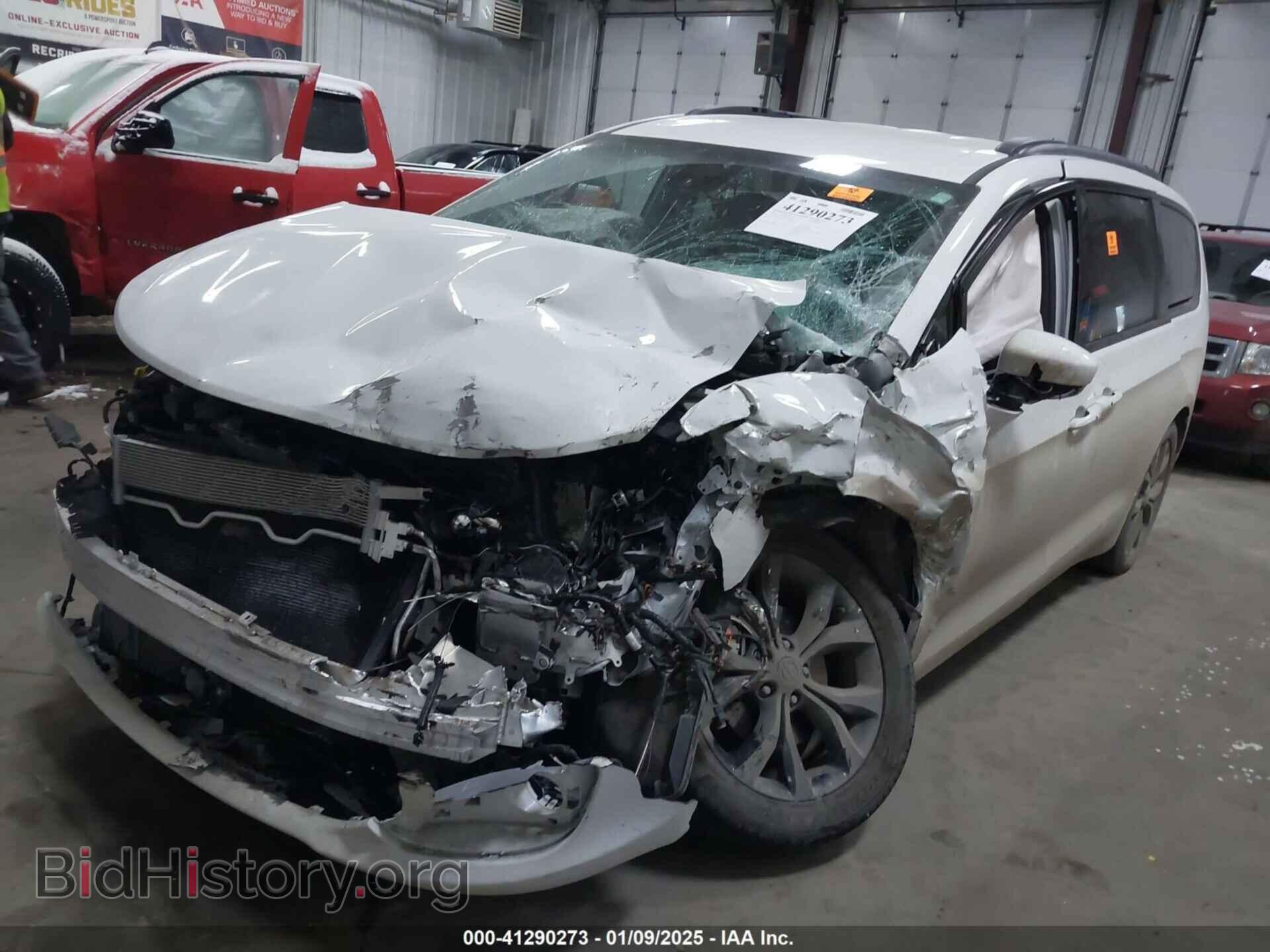 2019 CHRYSLER PACIFICA - VIN: 2C4RC1EG8KR615835 - Photo 2