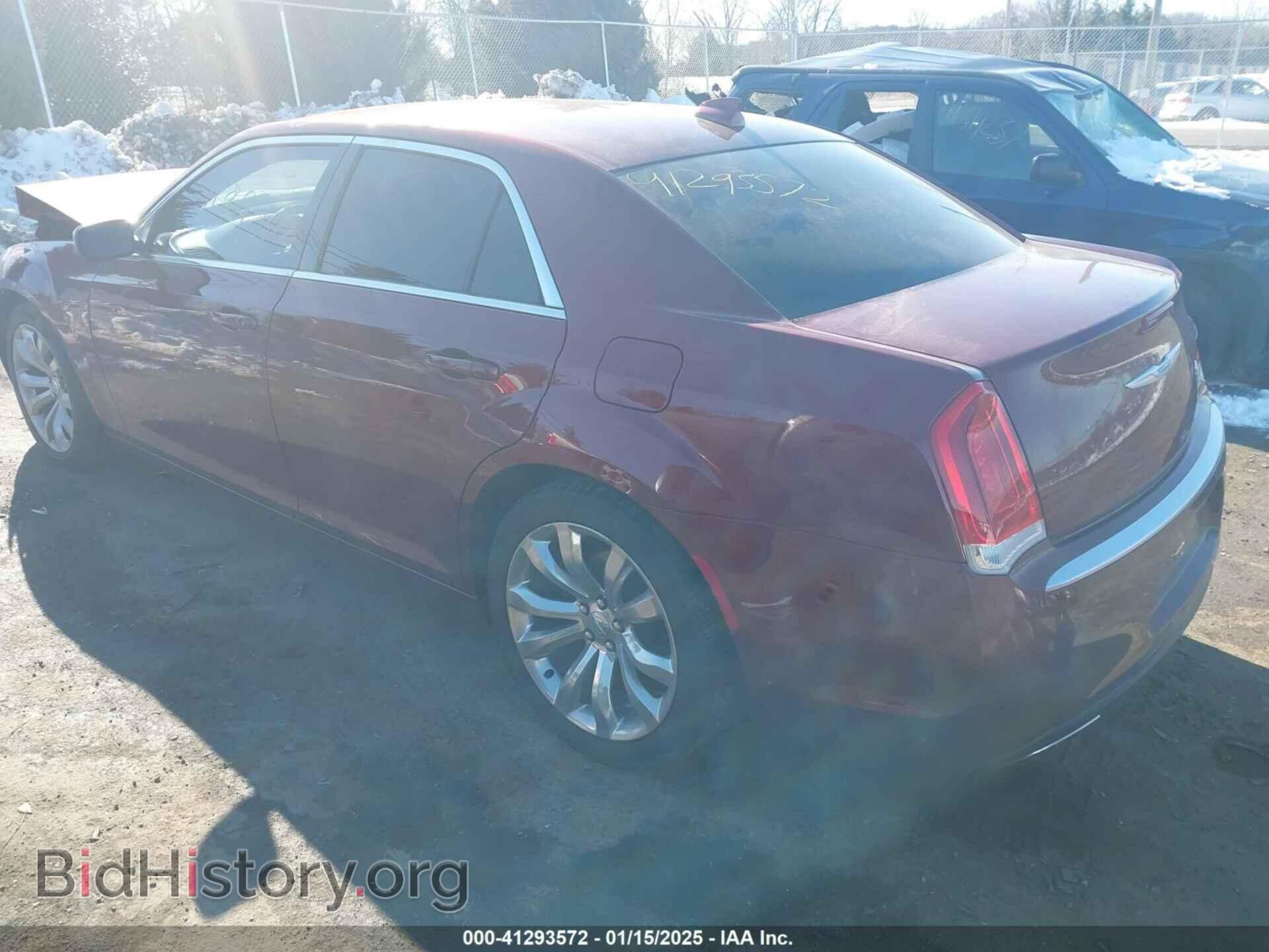 2019 CHRYSLER 300 - VIN: 2C3CCAAG7KH501461 - Фото 3