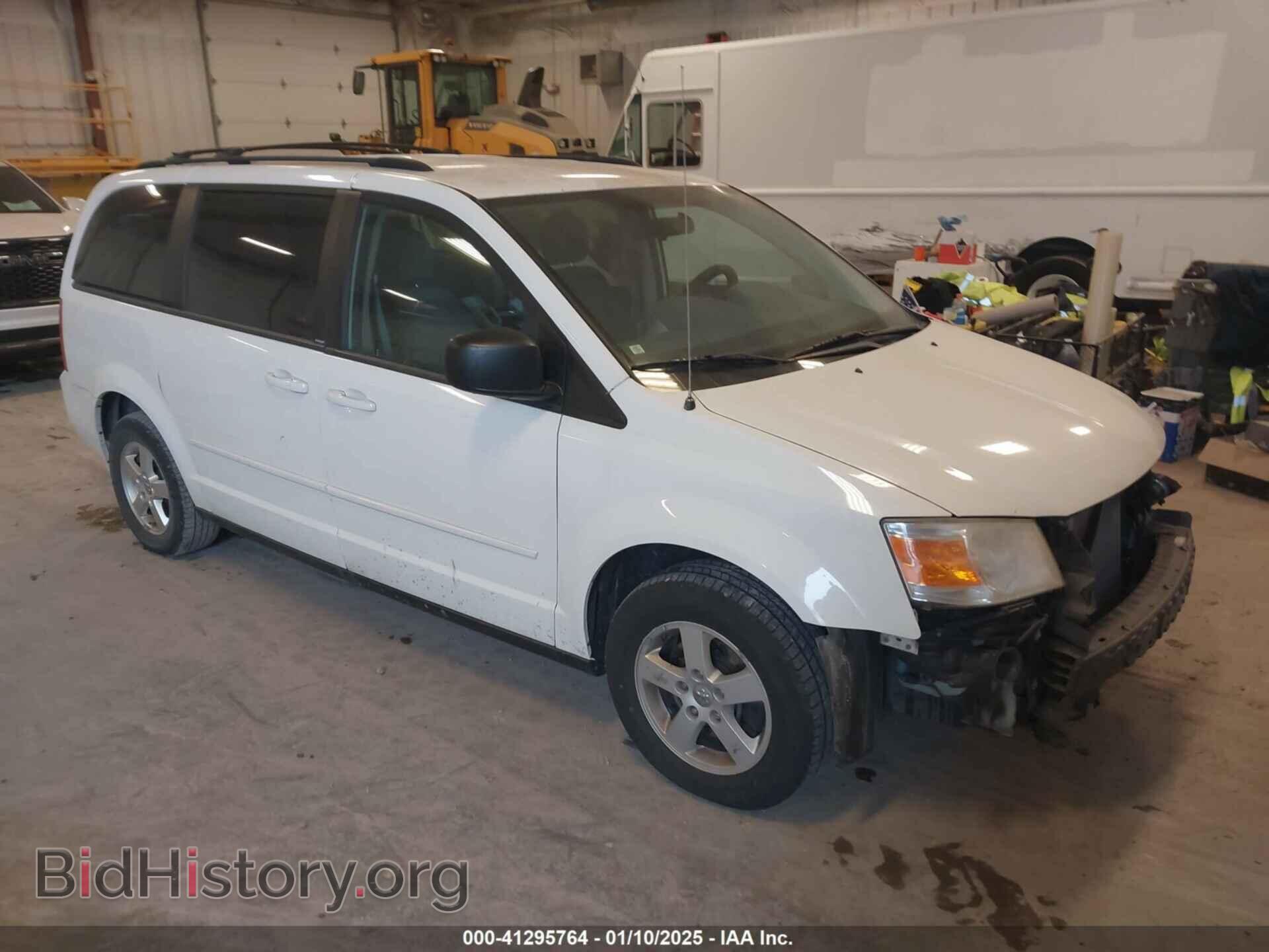 Фотография 2D4RN3D15AR499014 - DODGE GRAND CARAVAN 2010