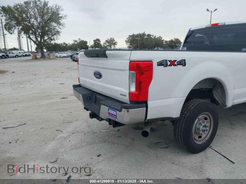 2017 Ford F-250 (VIN 1FTBF2B69HEE78971) — фото 4 из 18