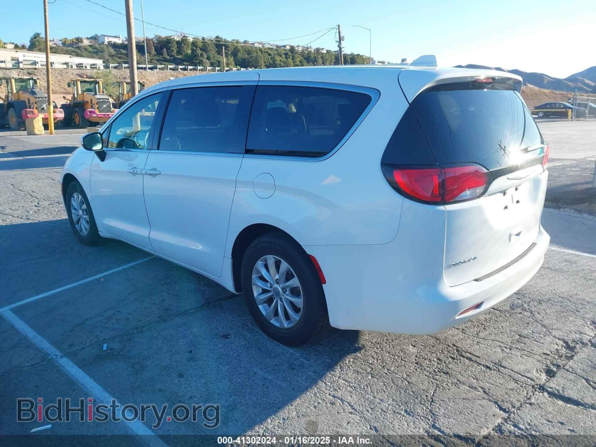 2017 CHRYSLER PACIFICA - VIN: 2C4RC1DG9HR771019 - Фото 3