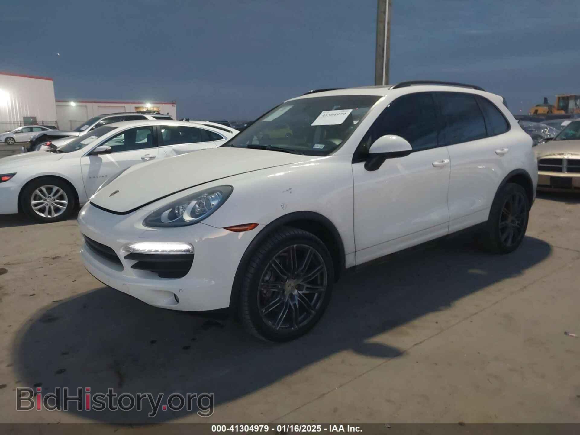 2011 PORSCHE CAYENNE - VIN: WP1AB2A20BLA47233 - Photo 2