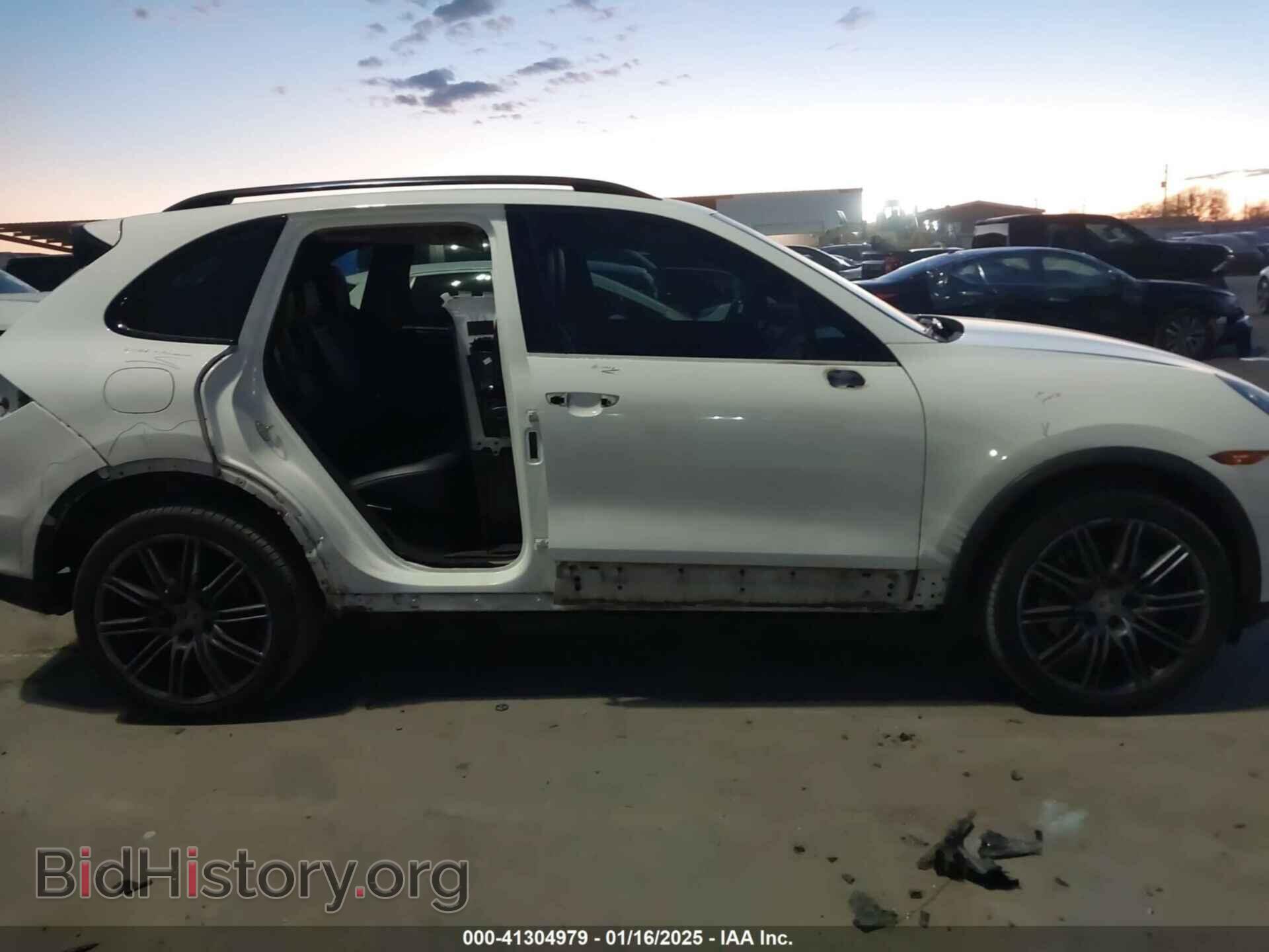 2011 PORSCHE CAYENNE - VIN: WP1AB2A20BLA47233 - Photo 14