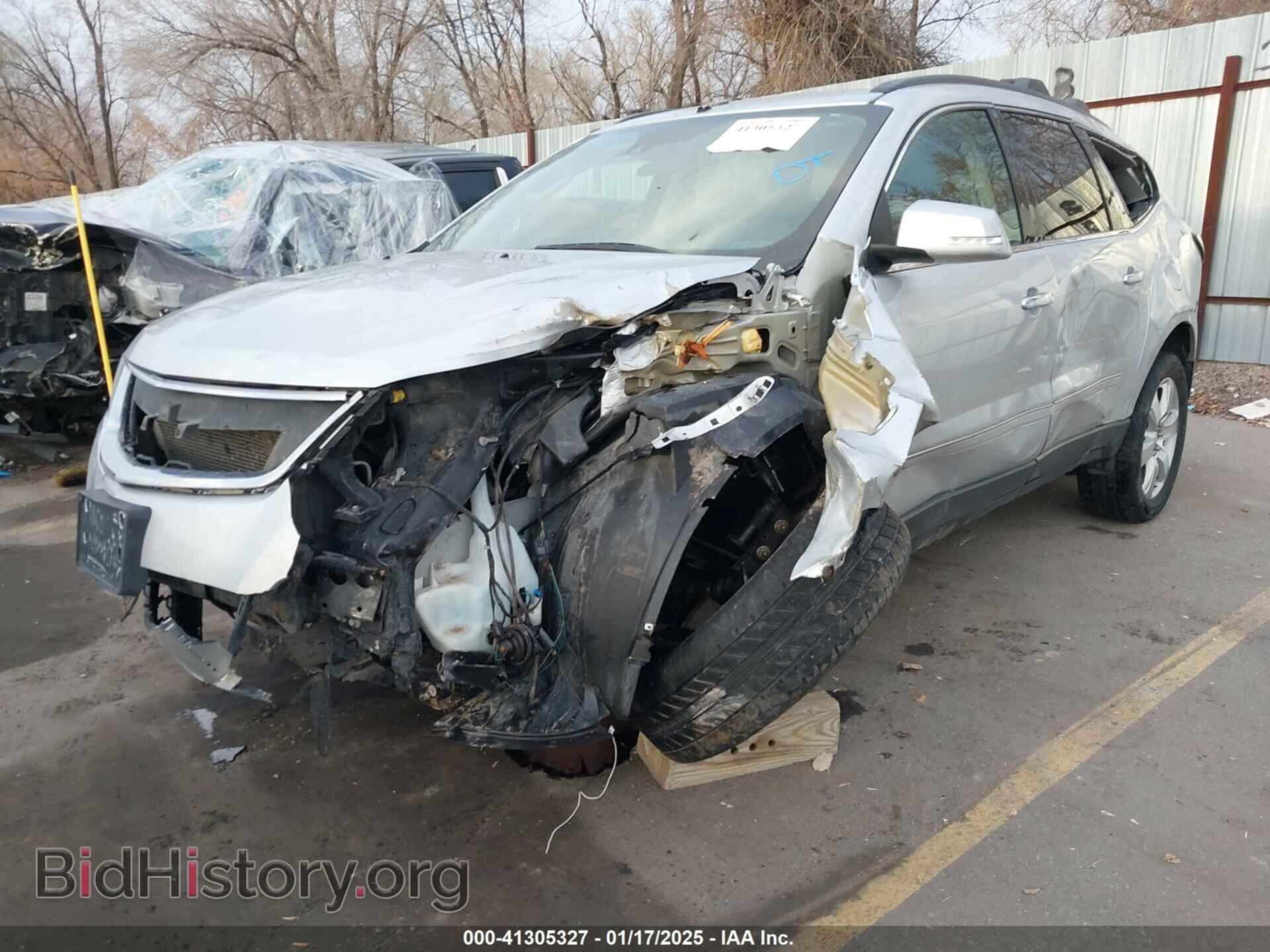 2016 CHEVROLET TRAVERSE - VIN: 1GNKVJKD3GJ214573 - Фото 2
