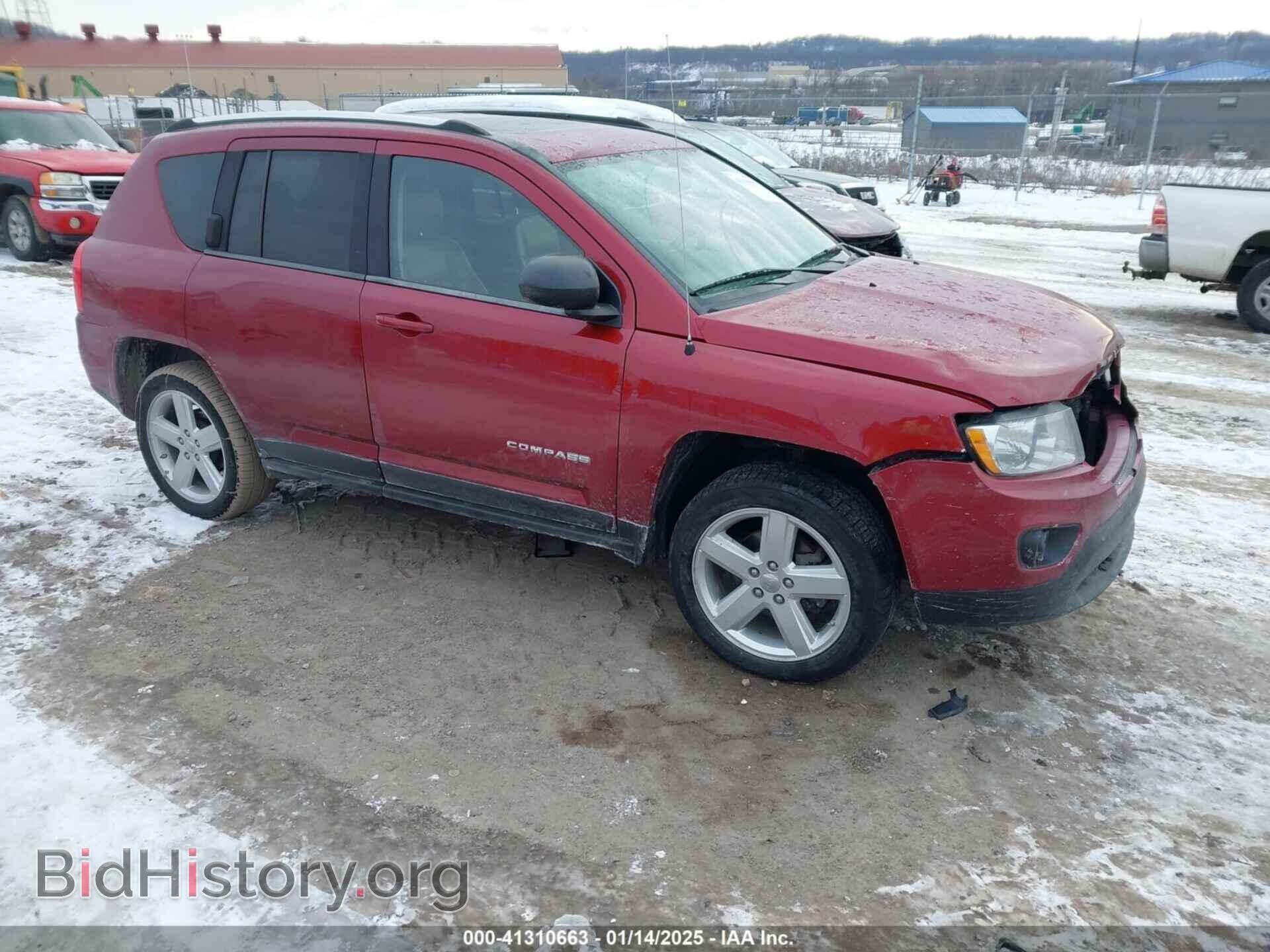 Photo 1J4NF5FB7BD174261 - JEEP COMPASS 2011