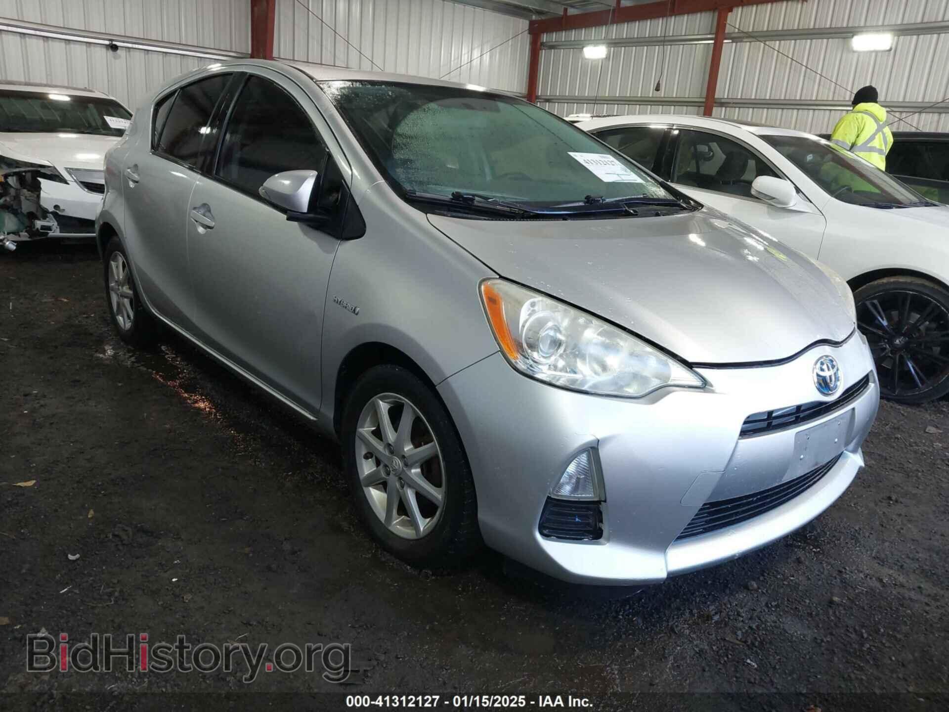 Фотография JTDKDTB37C1010934 - TOYOTA PRIUS C 2012