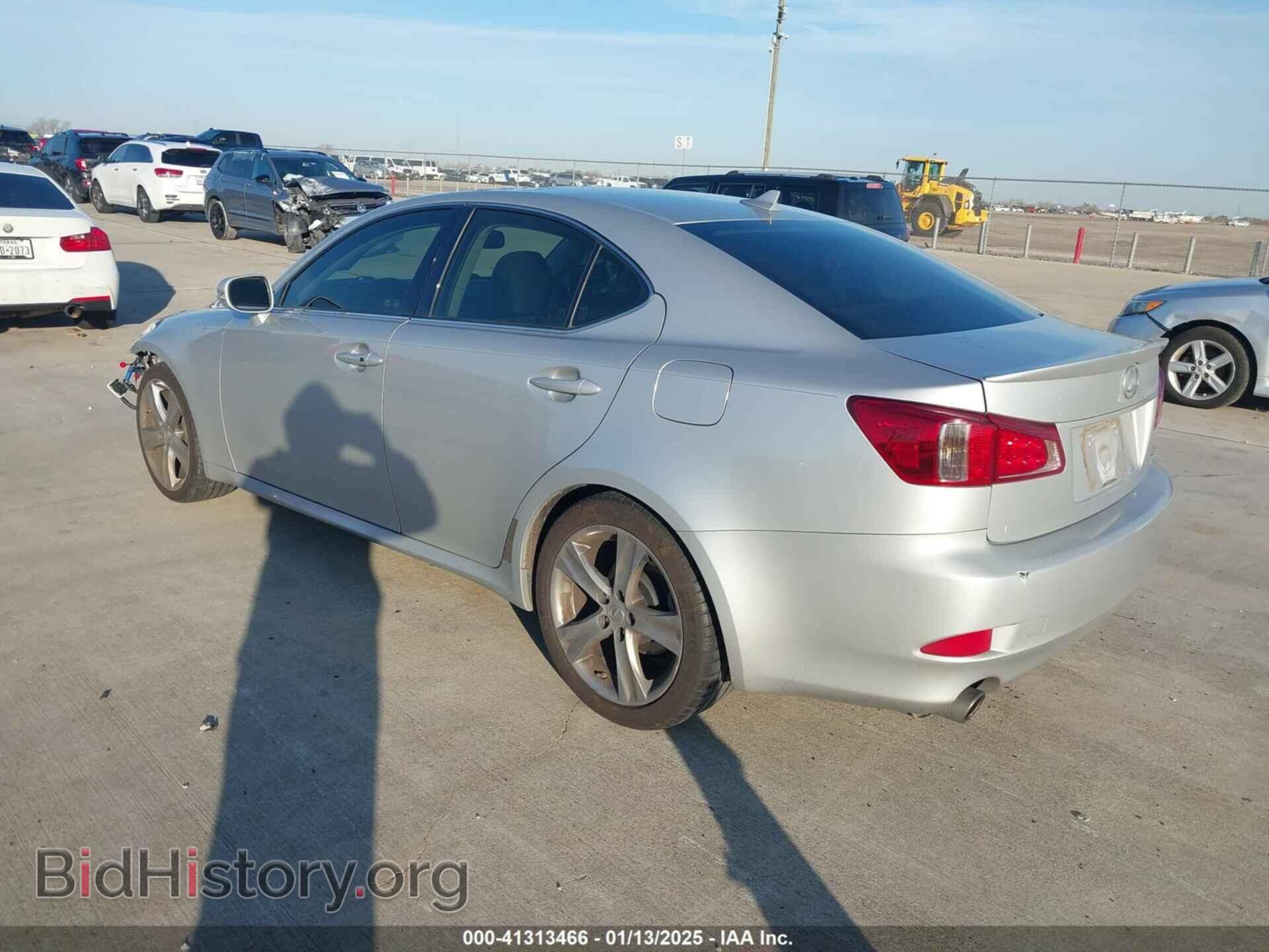 2011 LEXUS IS - VIN: JTHBF5C20B5151426 - Photo 3
