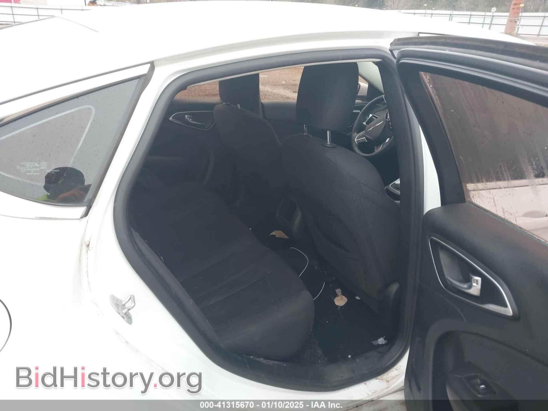 2015 CHRYSLER 200 - VIN: 1C3CCCAB3FN586487 - Photo 8