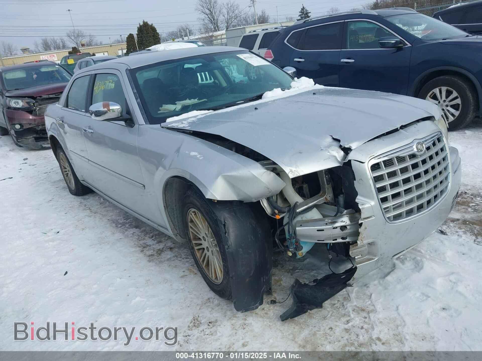 Photo 2C3CA4CD4AH328880 - CHRYSLER 300 2010
