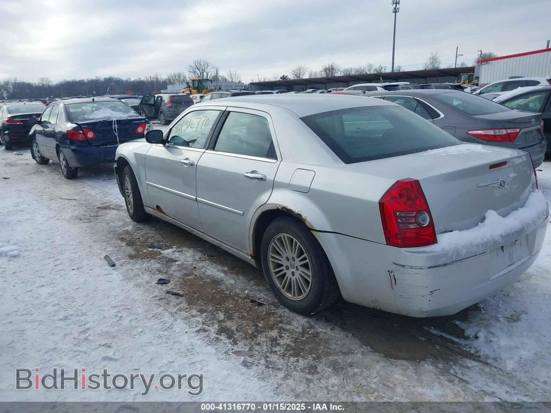 2010 CHRYSLER 300 - VIN: 2C3CA4CD4AH328880 - Фото 3