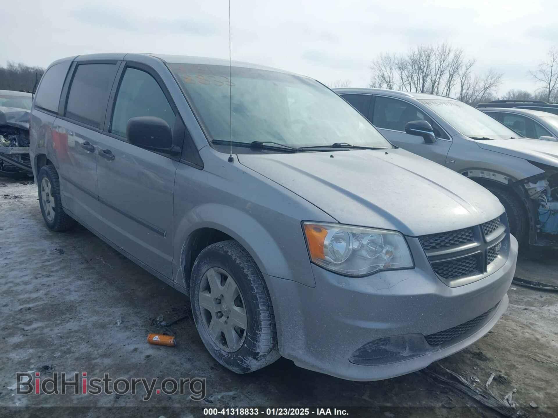 Photo 2C4JRGAG3DR635577 - RAM CARGO 2013