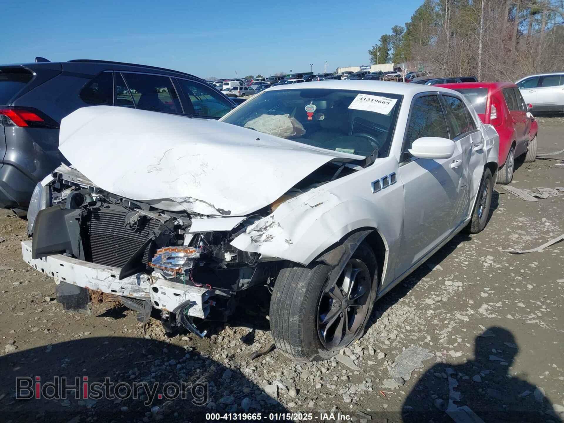 2013 CHRYSLER 300 - VIN: 2C3CCAAG0DH657568 - Фото 2