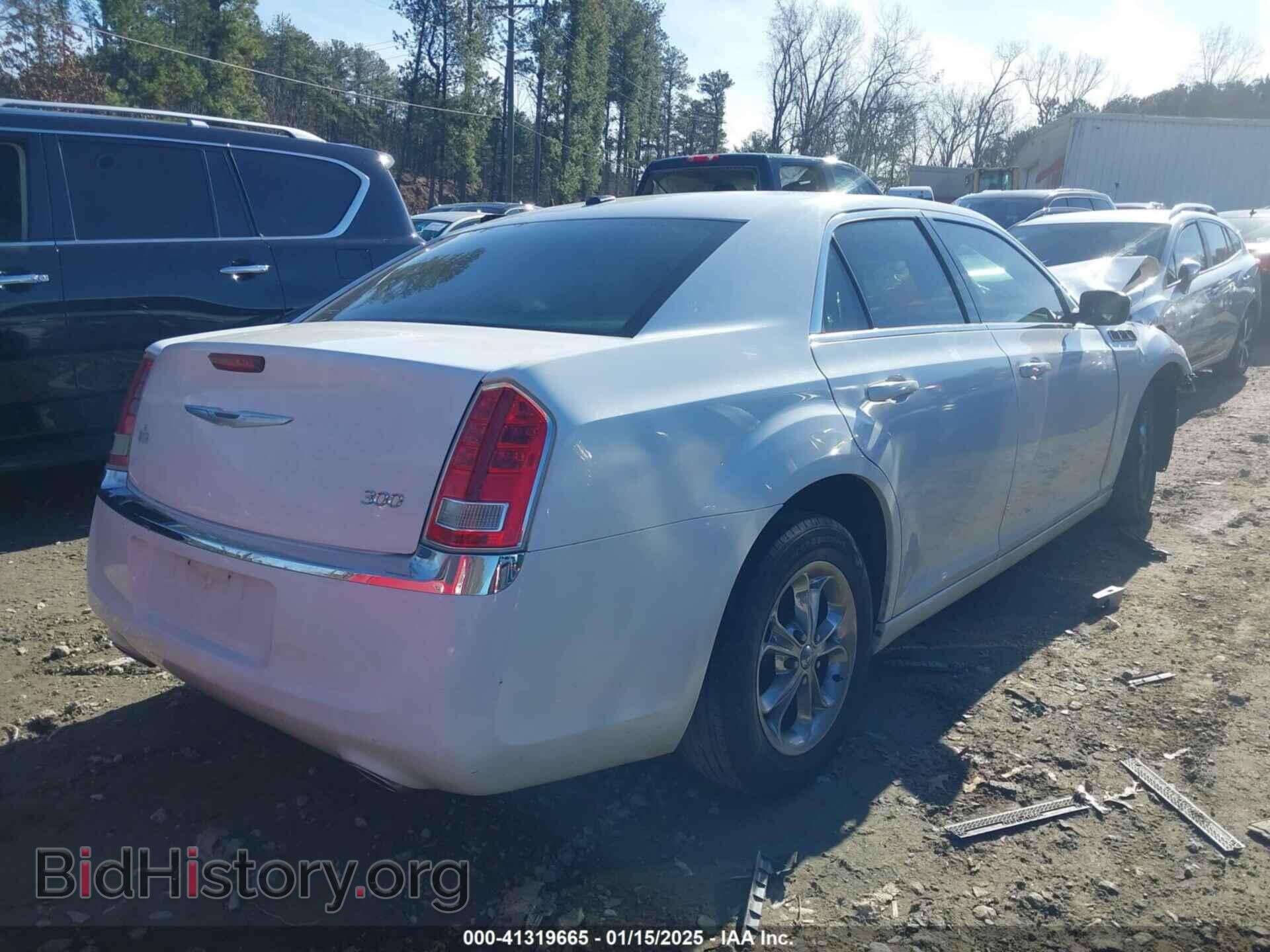 2013 CHRYSLER 300 - VIN: 2C3CCAAG0DH657568 - Фото 4