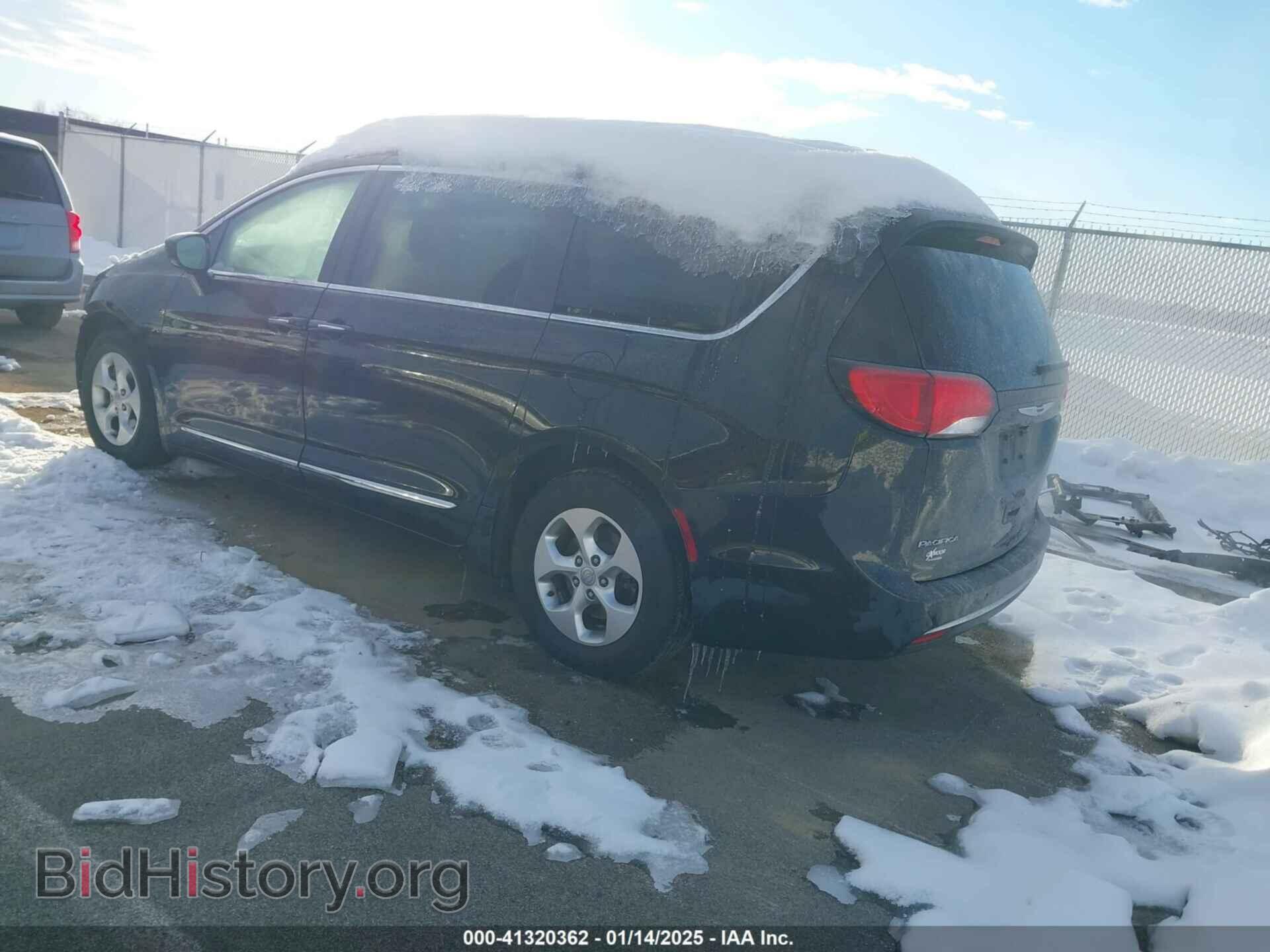 2017 CHRYSLER PACIFICA - VIN: 2C4RC1EG2HR770244 - Фото 3