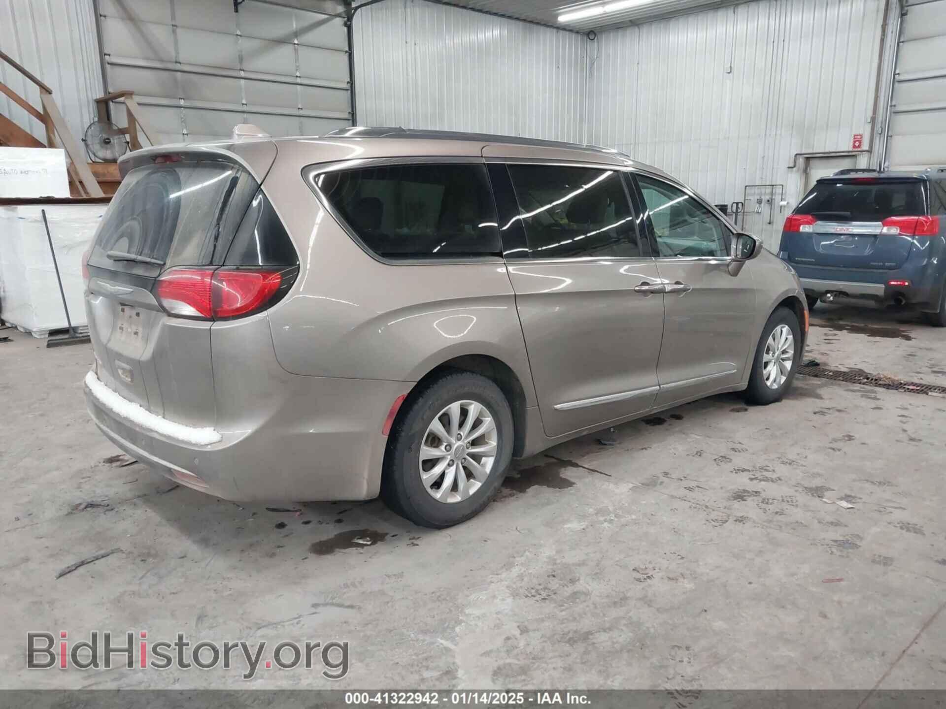 2018 CHRYSLER PACIFICA - VIN: 2C4RC1BG1JR132609 - Фото 4