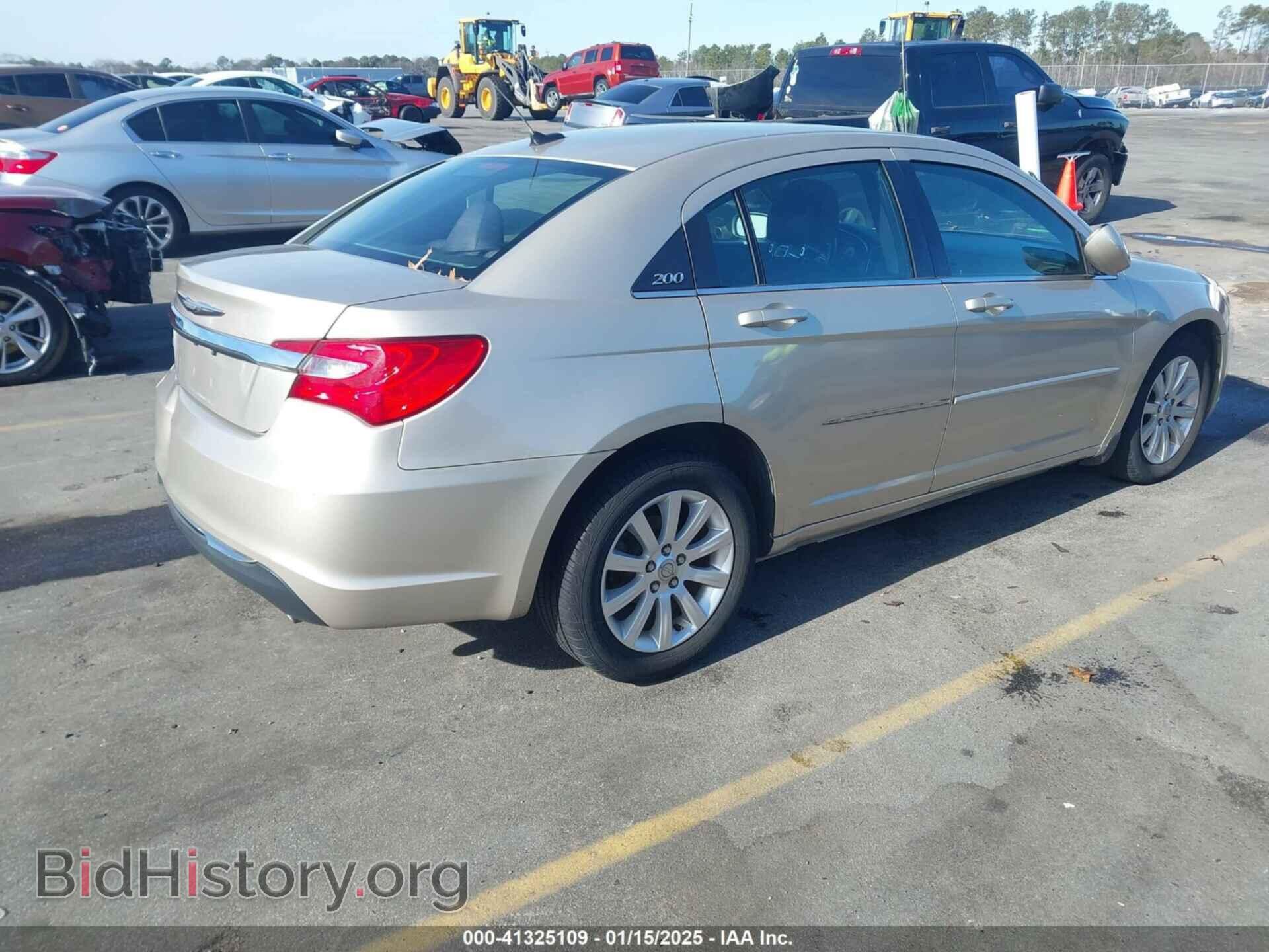 2013 CHRYSLER 200 - VIN: 1C3CCBBG9DN659654 - Фото 4
