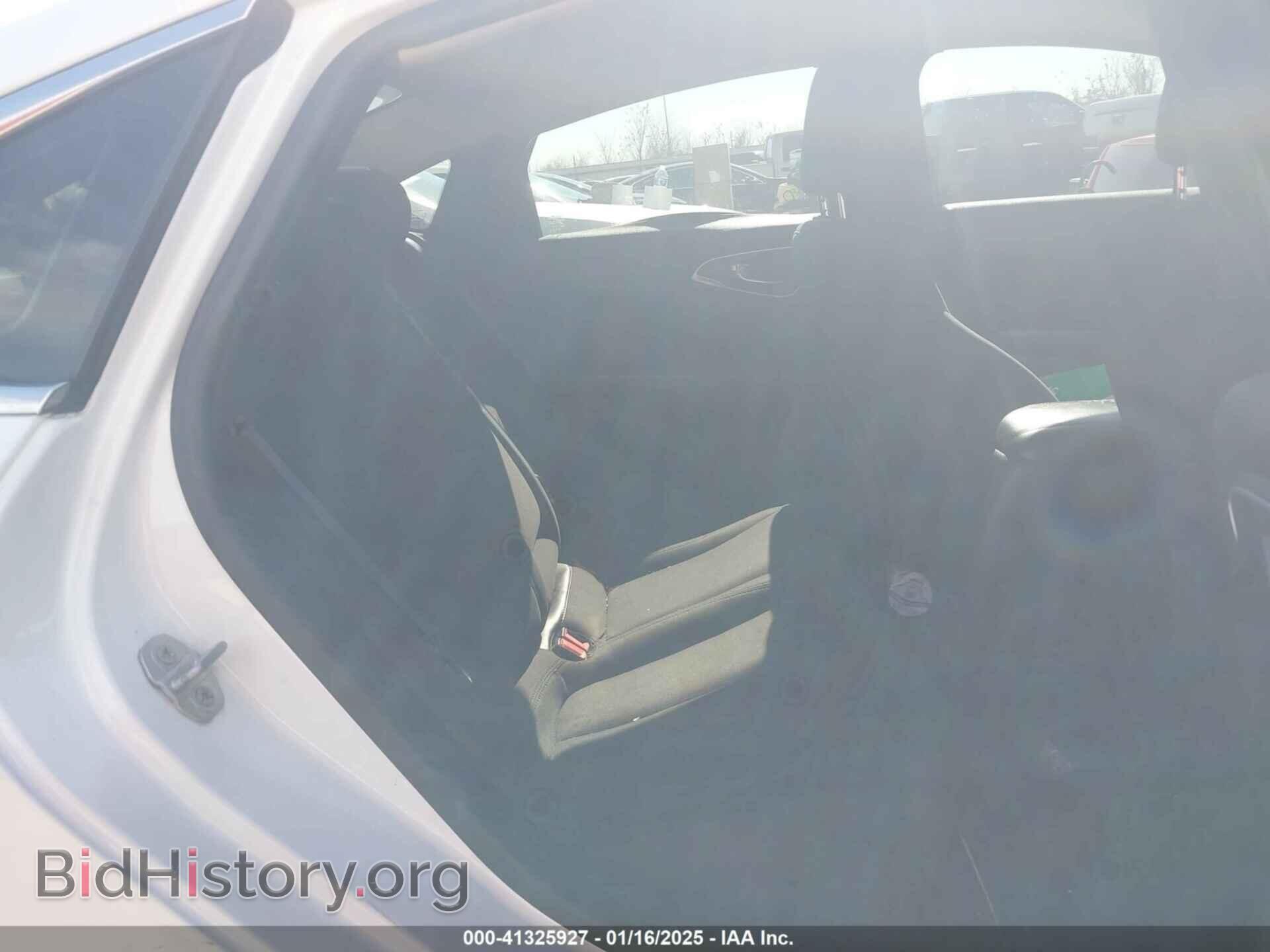 2015 CHRYSLER 200 - VIN: 1C3CCCAB8FN612887 - Фото 8