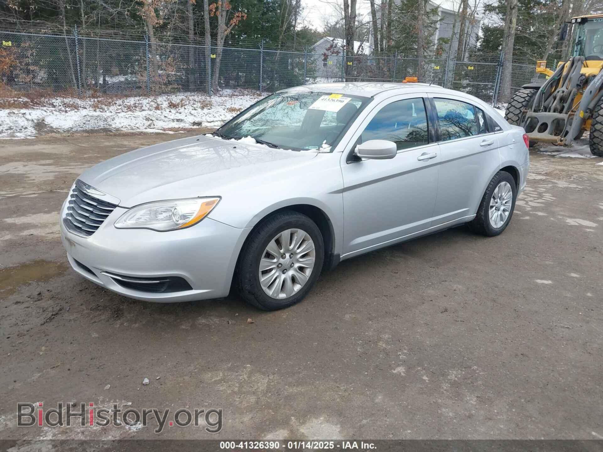 2012 CHRYSLER 200 - VIN: 1C3CCBAB4CN321051 - Фото 2