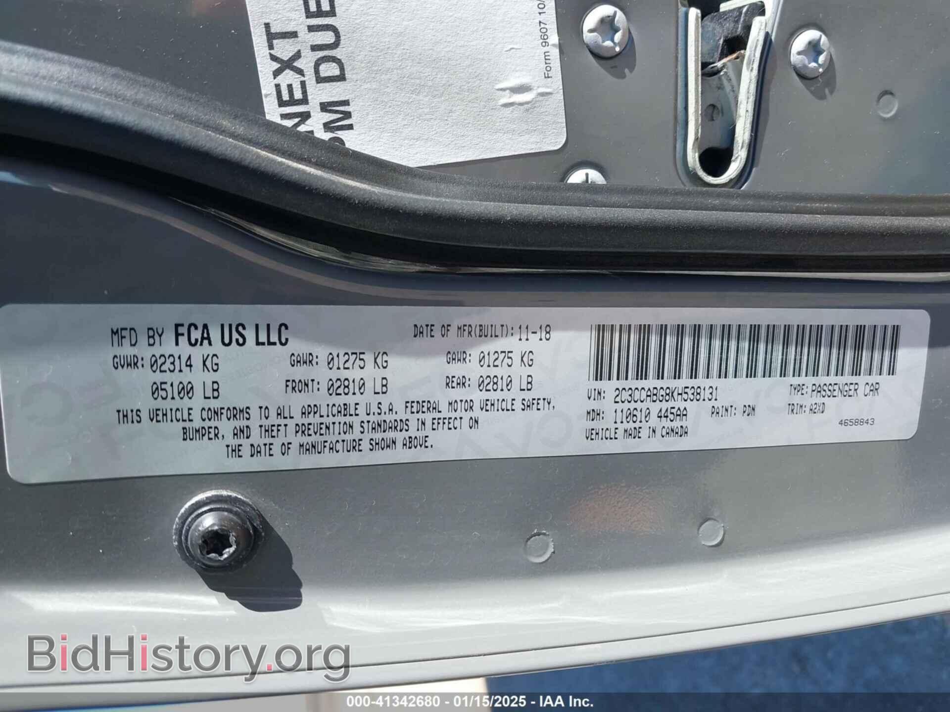 2019 CHRYSLER 300 - VIN: 2C3CCABG8KH538131 - Фото 9