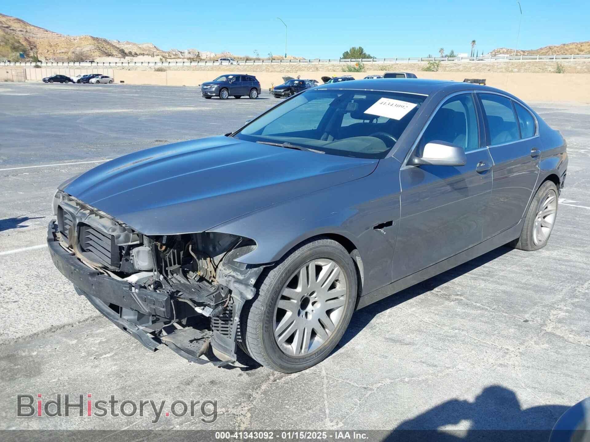 2011 BMW 528I - VIN: WBAFR1C57BC737420 - Фото 2
