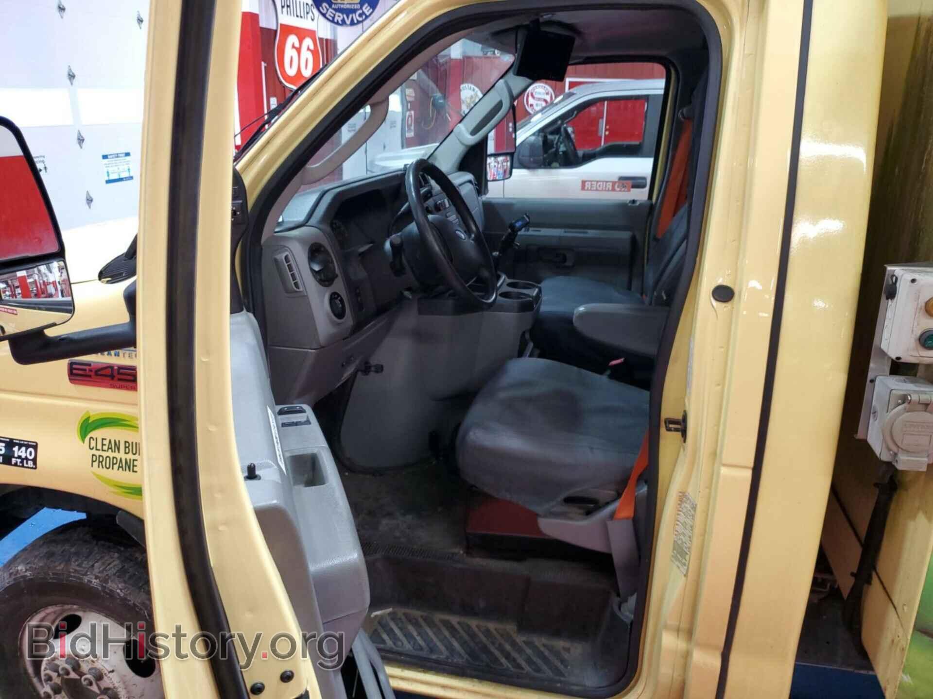 2019 FORD ECONOLINE - VIN: 1FDXE4FS0KDC57716 - Фото 2