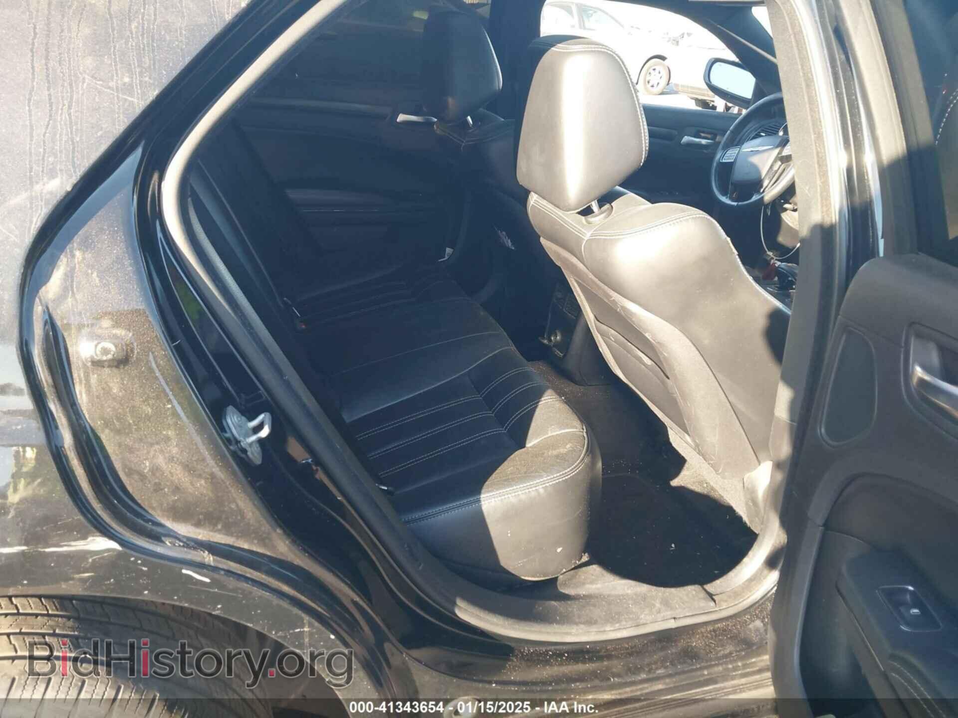 2014 CHRYSLER 300 - VIN: 2C3CCAGG4EH342006 - Фото 8