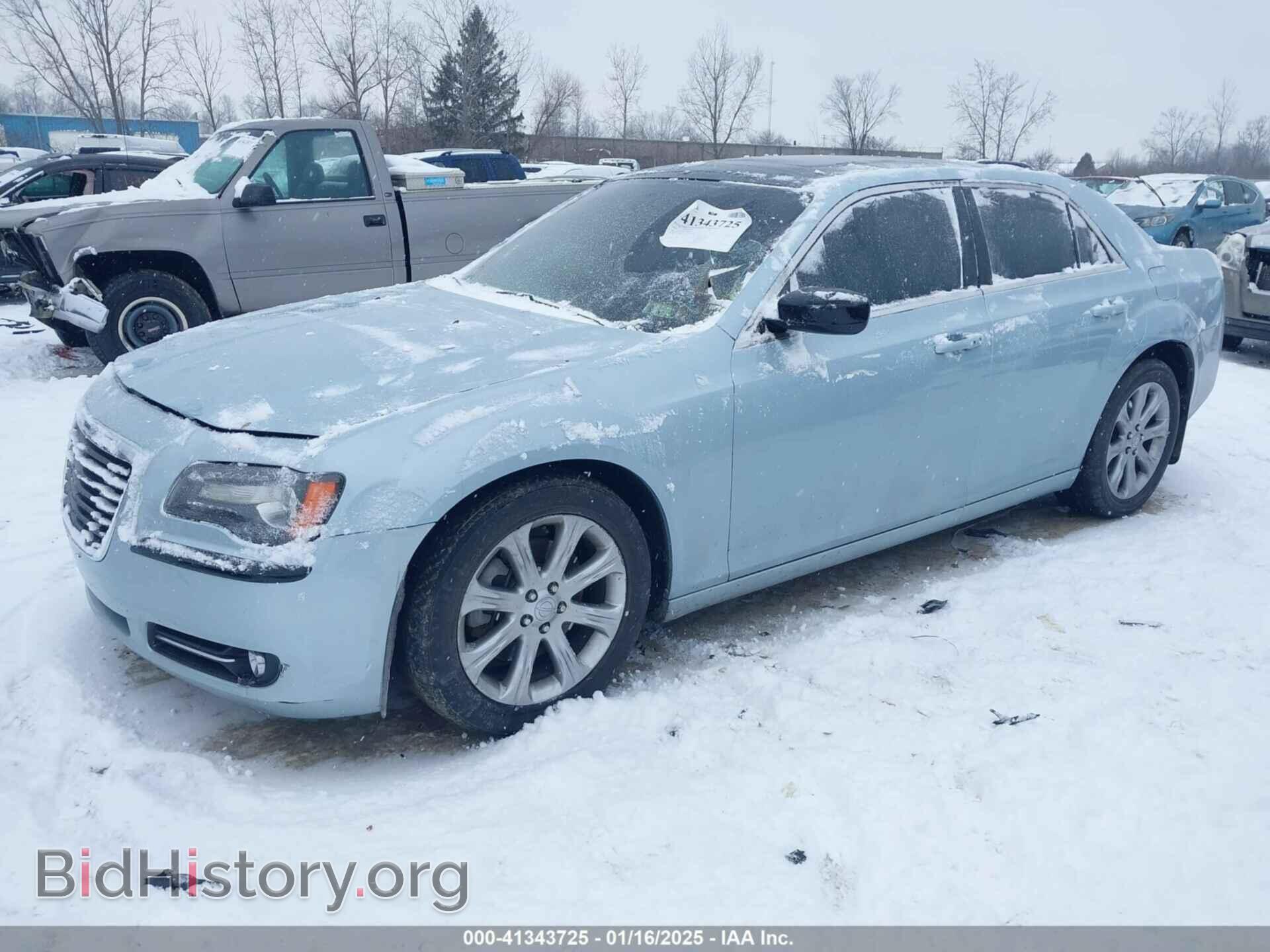 2013 CHRYSLER 300 - VIN: 2C3CCAGG2DH590138 - Фото 2