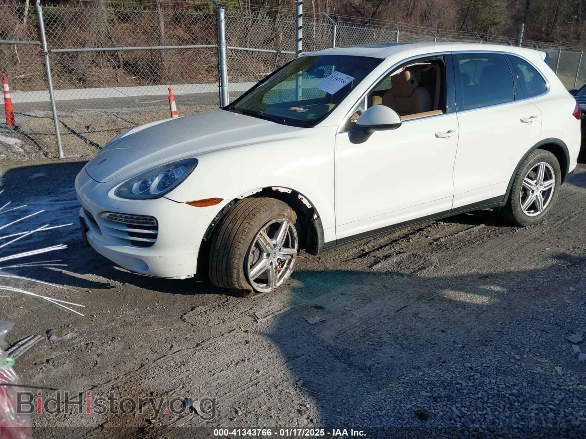 2011 PORSCHE CAYENNE - VIN: WP1AA2A25BLA05921 - Фото 2