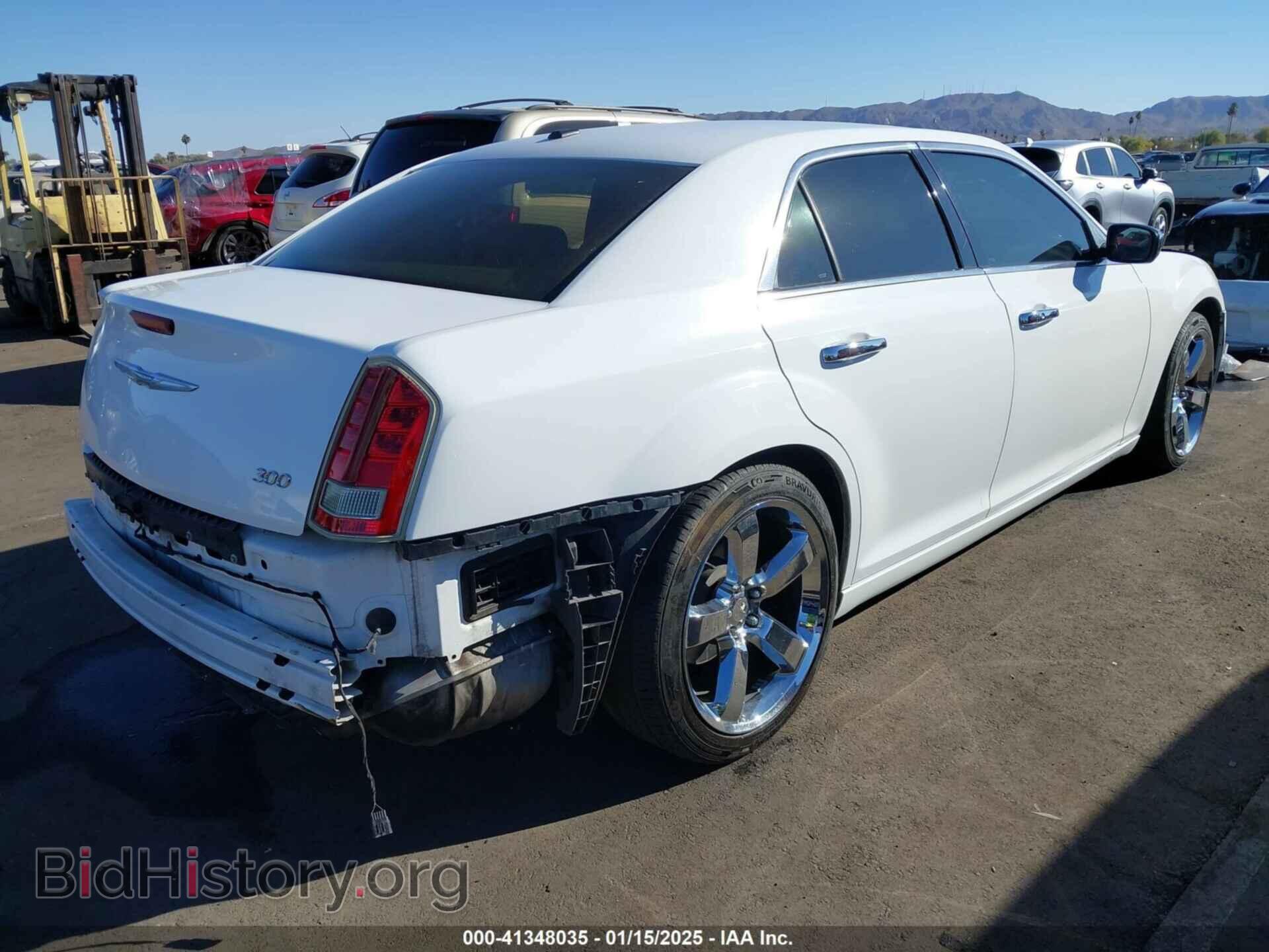 2014 CHRYSLER 300 - VIN: 2C3CCAAG2EH200018 - Фото 4