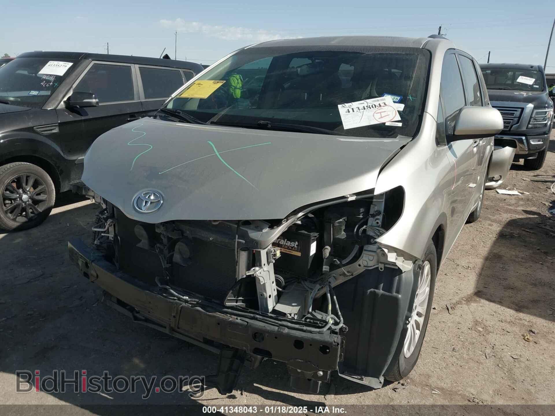 2017 TOYOTA SIENNA - VIN: 5TDYZ3DC2HS800984 - Фото 2