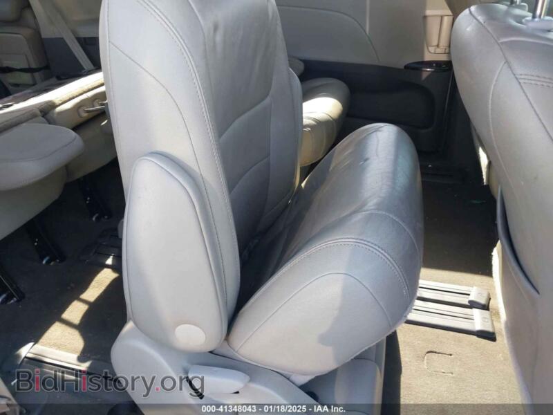 2017 Toyota SIENNA (VIN 5TDYZ3DC2HS800984) — photo 8 of 16