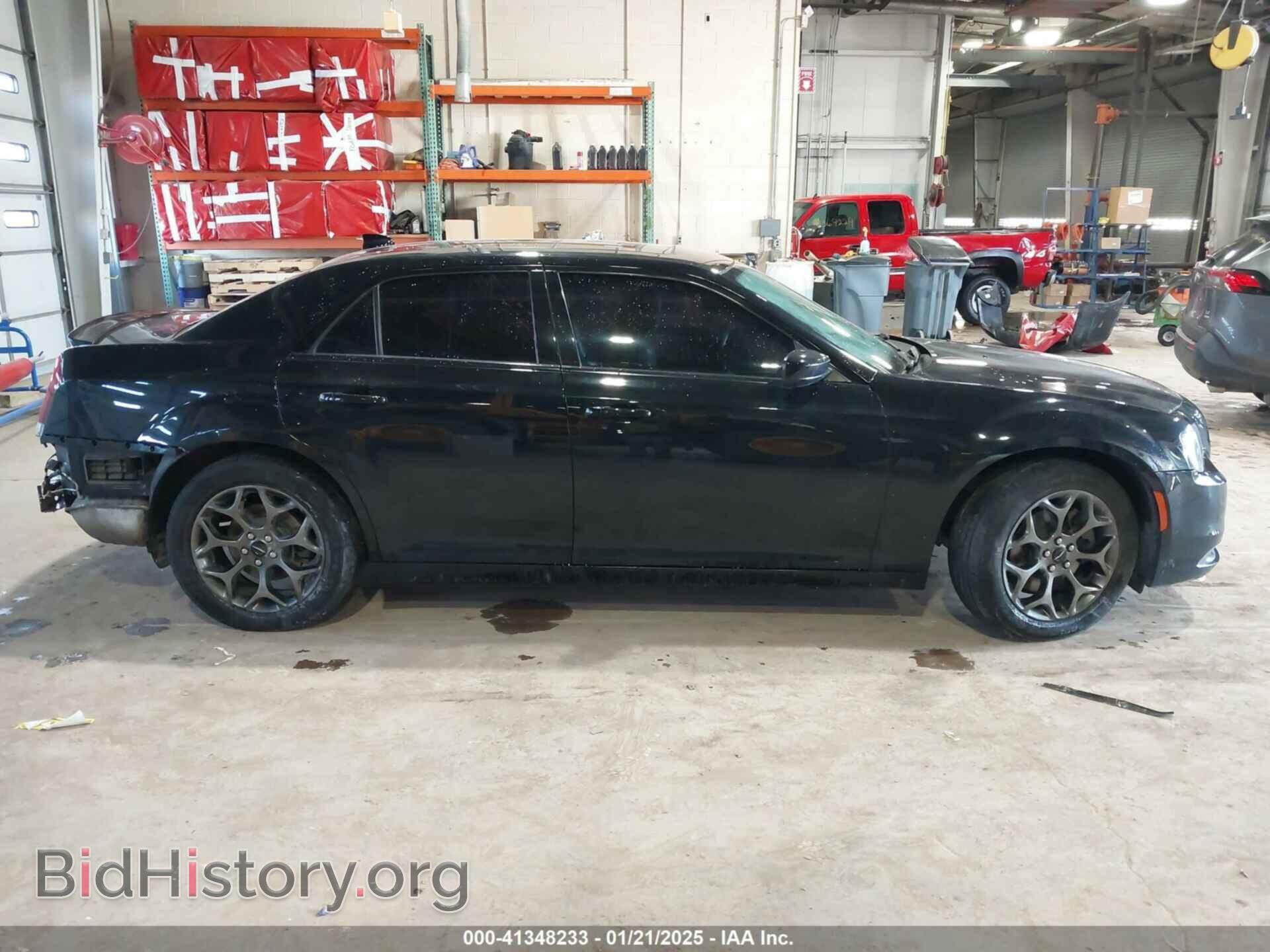 2016 CHRYSLER 300 - VIN: 2C3CCAGG3GH142379 - Фото 14
